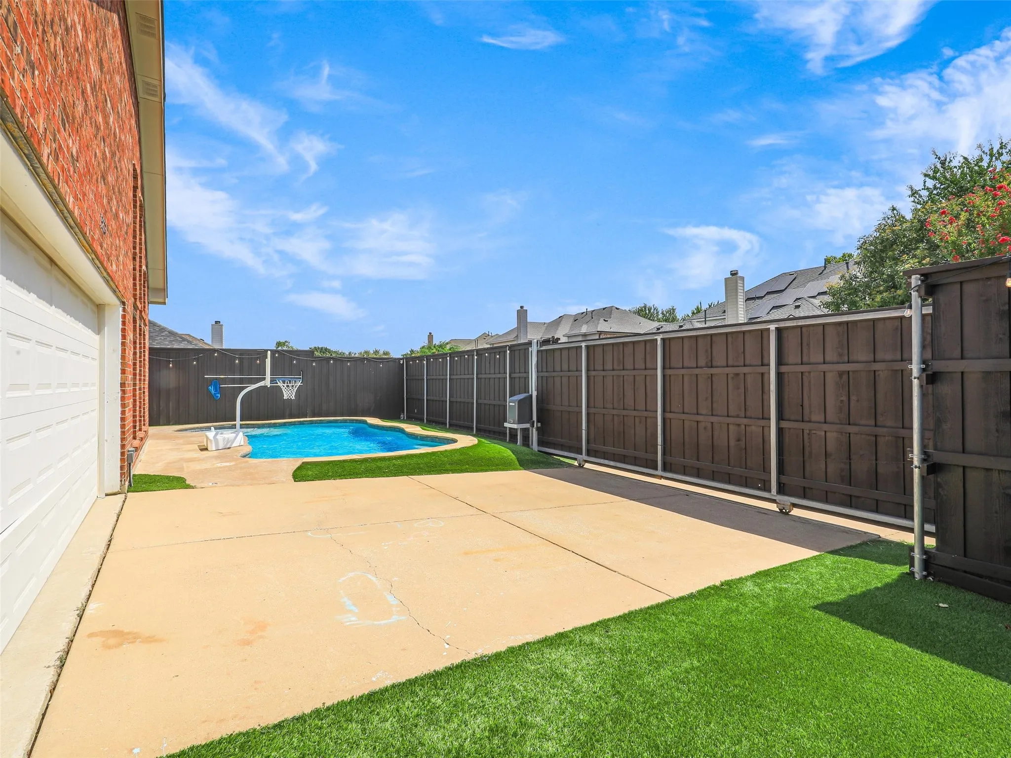Single Family Residence For Sale in Denton County , 13827 Plum Valley Drive, Frisco, Texas 75033, 4 Bedroom, 3 Bathroom, 2 Garage spaces, 3,013 Sqft, built in 2006, mls#21354336, Real Estate Agent in Frisco, Homes For Sale in Denton county, Homes For Sale in Frisco, Realtor in Frisco Texas, Real Estate Brokerage Independent Realty Texas, Luminita Cordes Realtor