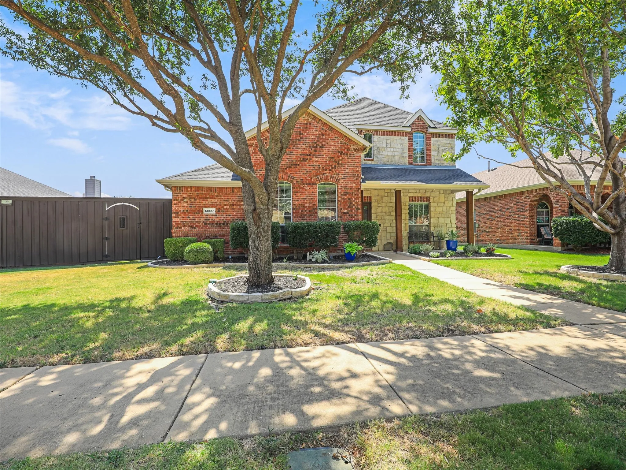 Single Family Residence For Sale in Denton County , 13827 Plum Valley Drive, Frisco, Texas 75033, 4 Bedroom, 3 Bathroom, 2 Garage spaces, 3,013 Sqft, built in 2006, mls#21354336, Real Estate Agent in Frisco, Homes For Sale in Denton county, Homes For Sale in Frisco, Realtor in Frisco Texas, Real Estate Brokerage Independent Realty Texas, Luminita Cordes Realtor
