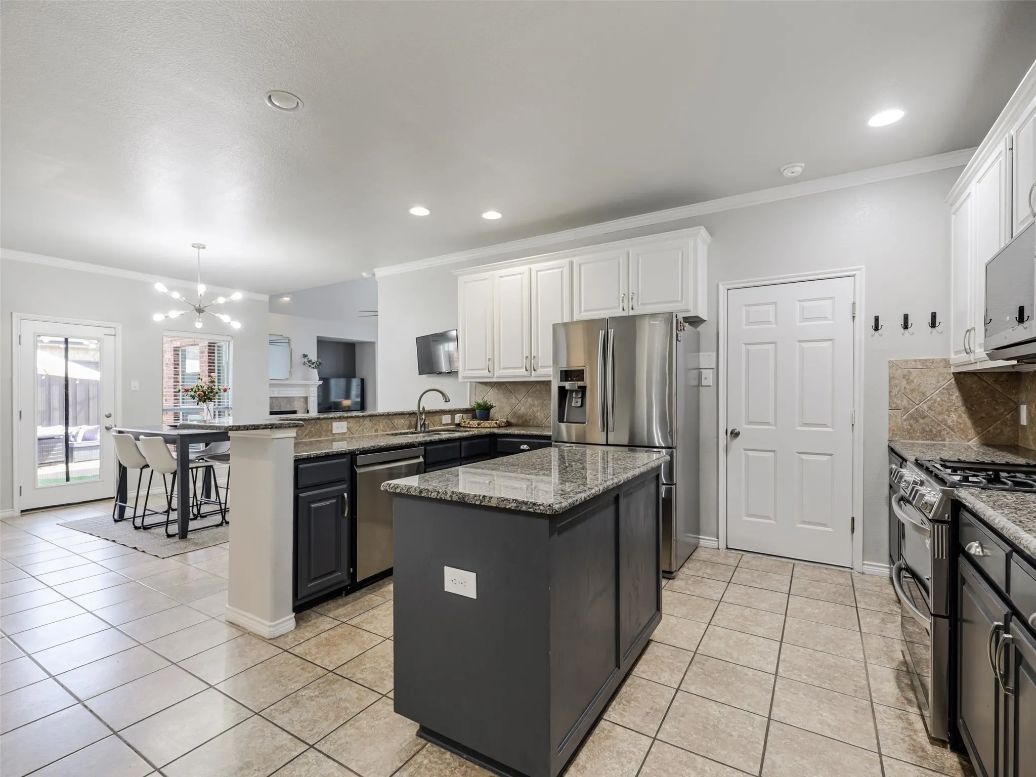 Single Family Residence For Sale in Denton County , 13827 Plum Valley Drive, Frisco, Texas 75033, 4 Bedroom, 3 Bathroom, 2 Garage spaces, 3,013 Sqft, built in 2006, mls#21354336, Real Estate Agent in Frisco, Homes For Sale in Denton county, Homes For Sale in Frisco, Realtor in Frisco Texas, Real Estate Brokerage Independent Realty Texas, Luminita Cordes Realtor