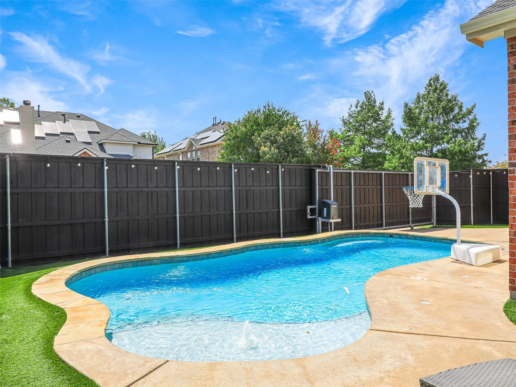 Single Family Residence For Sale in Denton County , 13827 Plum Valley Drive, Frisco, Texas 75033, 4 Bedroom, 3 Bathroom, 2 Garage spaces, 3,013 Sqft, built in 2006, mls#21354336, Real Estate Agent in Frisco, Homes For Sale in Denton county, Homes For Sale in Frisco, Realtor in Frisco Texas, Real Estate Brokerage Independent Realty Texas, Luminita Cordes Realtor