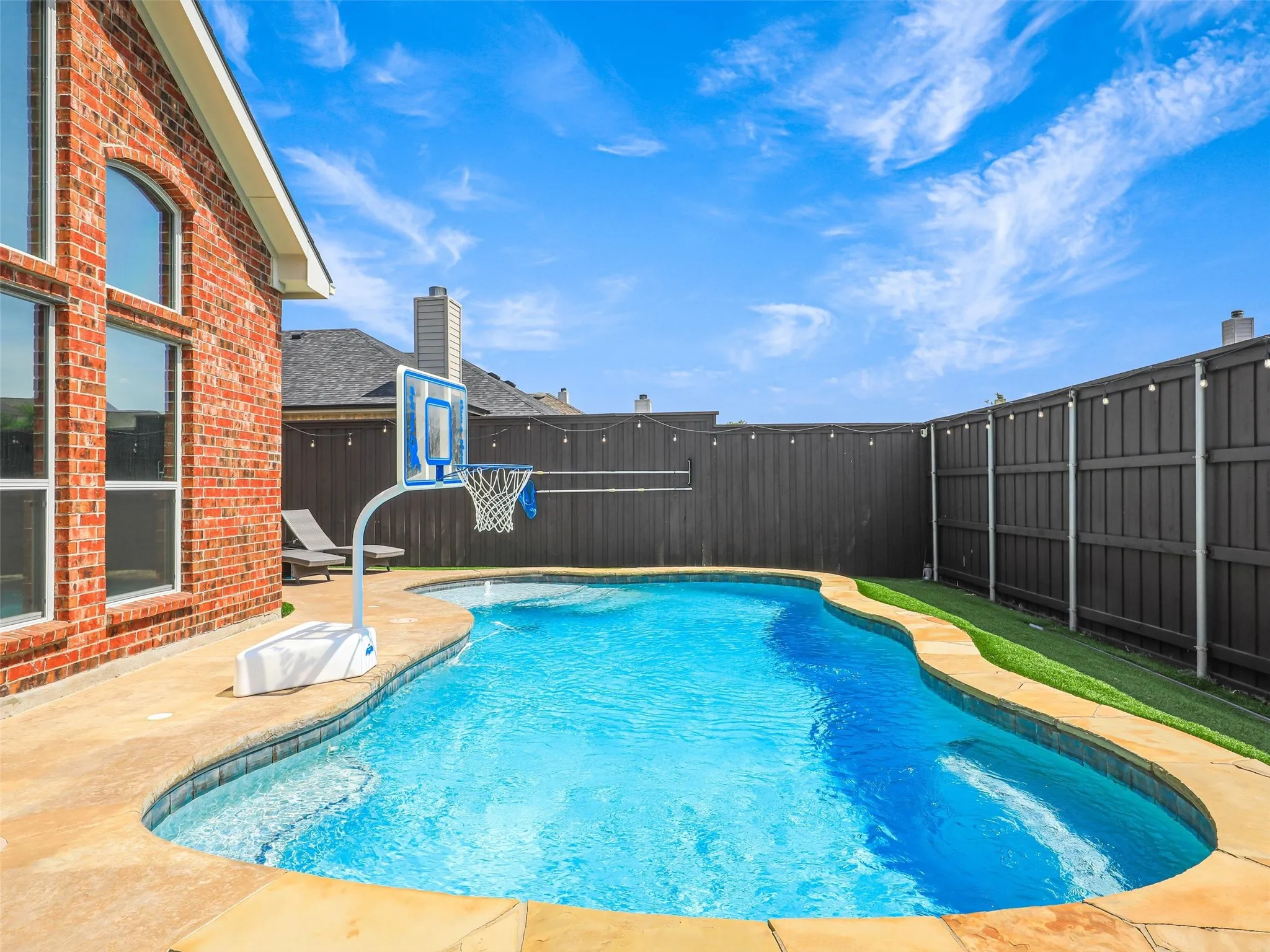 Single Family Residence For Sale in Denton County , 13827 Plum Valley Drive, Frisco, Texas 75033, 4 Bedroom, 3 Bathroom, 2 Garage spaces, 3,013 Sqft, built in 2006, mls#21354336, Real Estate Agent in Frisco, Homes For Sale in Denton county, Homes For Sale in Frisco, Realtor in Frisco Texas, Real Estate Brokerage Independent Realty Texas, Luminita Cordes Realtor
