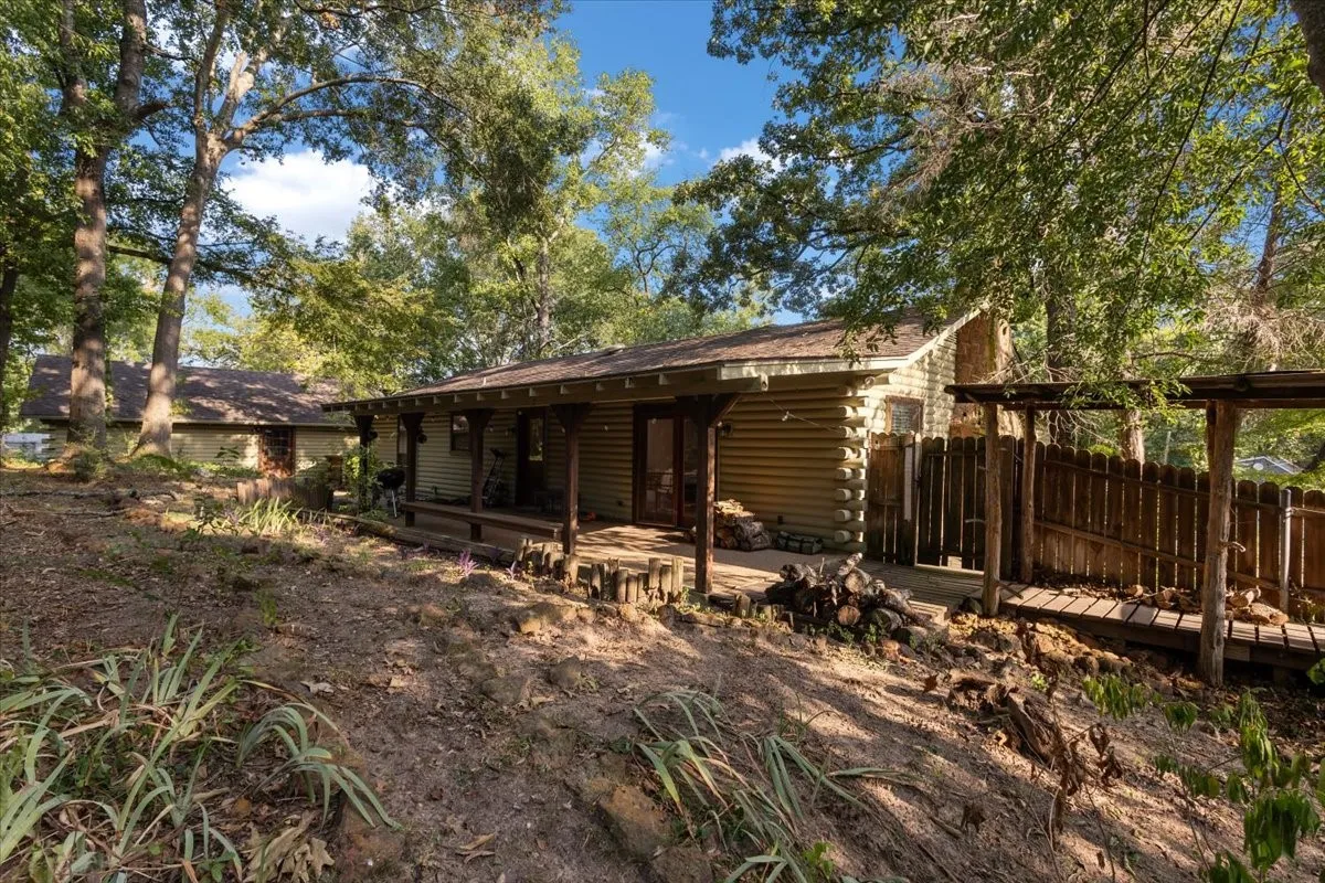 Single Family Residence For Sale in Smith County , 1603 Pineview Lane, Hideaway, Texas 75771, 3 Bedroom, 2 Bathroom, 3 Garage spaces, 1,816 Sqft, built in 1983, mls#21354332, Real Estate Agent in Hideaway, Homes For Sale in Smith county, Homes For Sale in Hideaway, Realtor in Hideaway Texas, Real Estate Brokerage Independent Realty Texas, Luminita Cordes Realtor