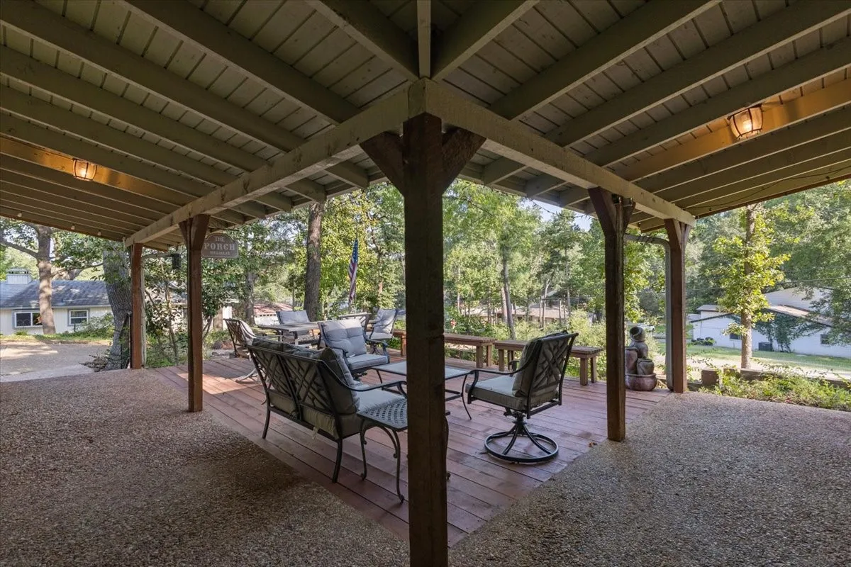 Single Family Residence For Sale in Smith County , 1603 Pineview Lane, Hideaway, Texas 75771, 3 Bedroom, 2 Bathroom, 3 Garage spaces, 1,816 Sqft, built in 1983, mls#21354332, Real Estate Agent in Hideaway, Homes For Sale in Smith county, Homes For Sale in Hideaway, Realtor in Hideaway Texas, Real Estate Brokerage Independent Realty Texas, Luminita Cordes Realtor