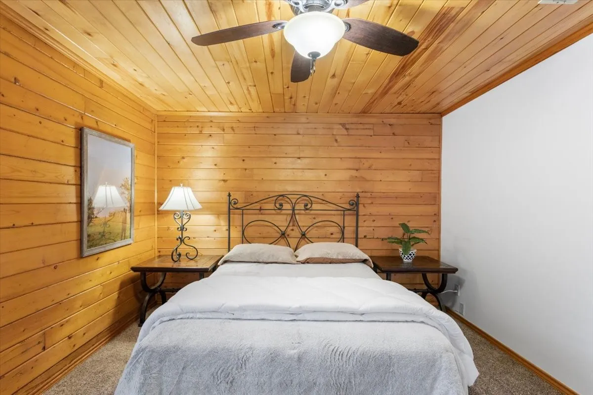 Single Family Residence For Sale in Smith County , 1603 Pineview Lane, Hideaway, Texas 75771, 3 Bedroom, 2 Bathroom, 3 Garage spaces, 1,816 Sqft, built in 1983, mls#21354332, Real Estate Agent in Hideaway, Homes For Sale in Smith county, Homes For Sale in Hideaway, Realtor in Hideaway Texas, Real Estate Brokerage Independent Realty Texas, Luminita Cordes Realtor