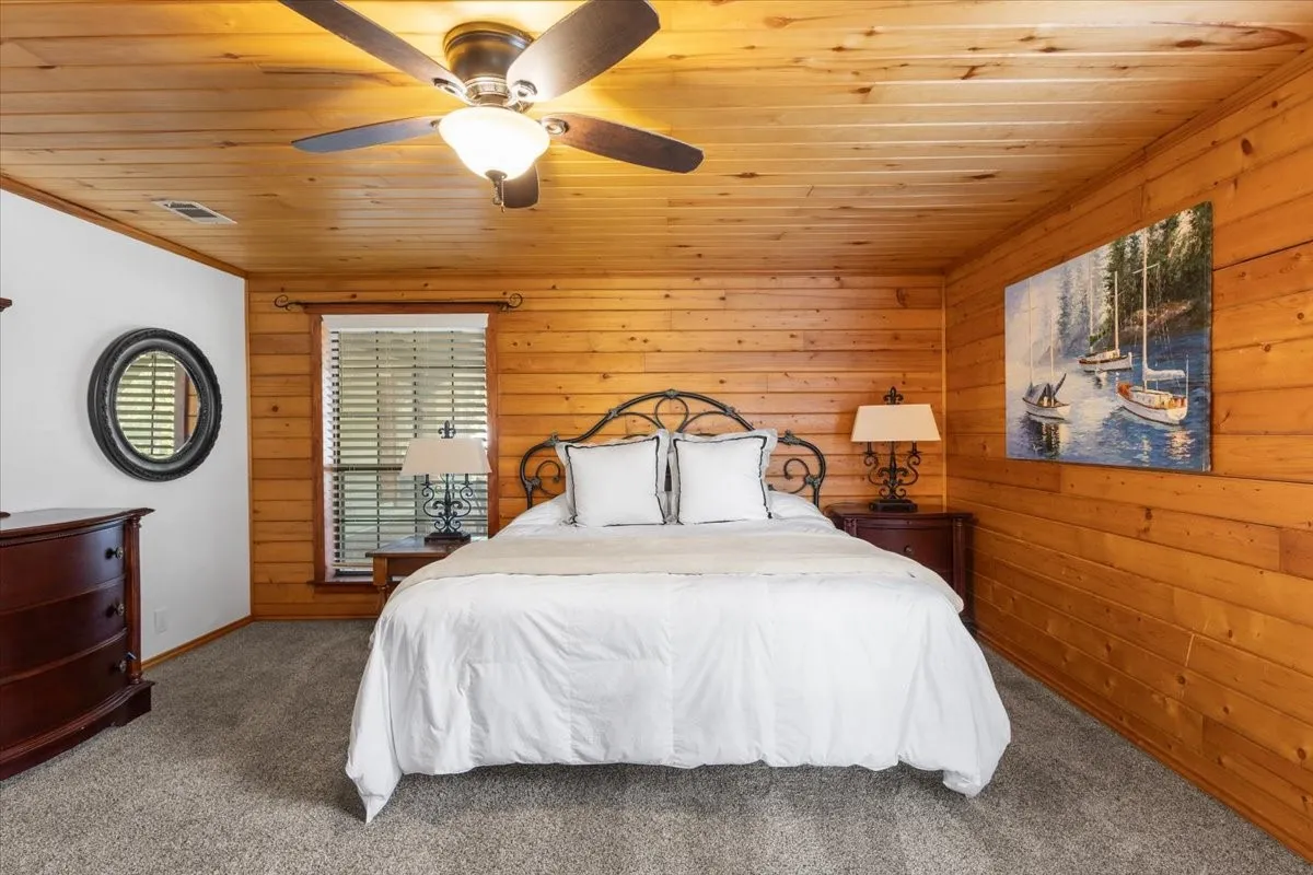 Single Family Residence For Sale in Smith County , 1603 Pineview Lane, Hideaway, Texas 75771, 3 Bedroom, 2 Bathroom, 3 Garage spaces, 1,816 Sqft, built in 1983, mls#21354332, Real Estate Agent in Hideaway, Homes For Sale in Smith county, Homes For Sale in Hideaway, Realtor in Hideaway Texas, Real Estate Brokerage Independent Realty Texas, Luminita Cordes Realtor