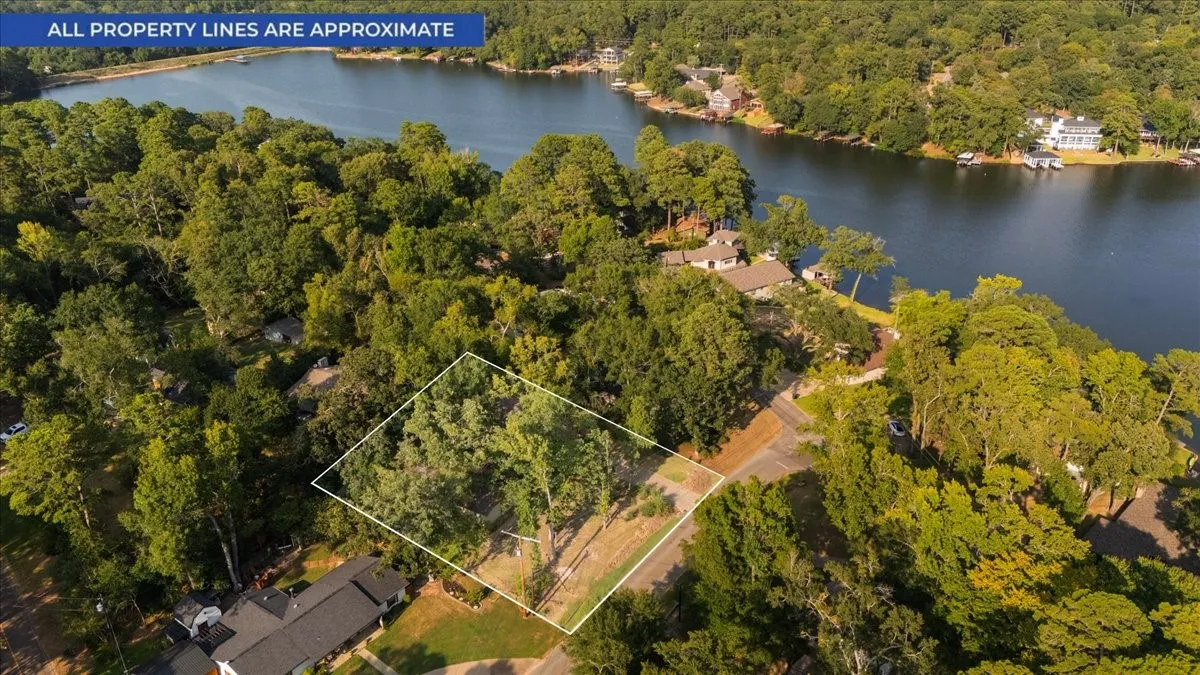 Single Family Residence For Sale in Smith County , 1603 Pineview Lane, Hideaway, Texas 75771, 3 Bedroom, 2 Bathroom, 3 Garage spaces, 1,816 Sqft, built in 1983, mls#21354332, Real Estate Agent in Hideaway, Homes For Sale in Smith county, Homes For Sale in Hideaway, Realtor in Hideaway Texas, Real Estate Brokerage Independent Realty Texas, Luminita Cordes Realtor