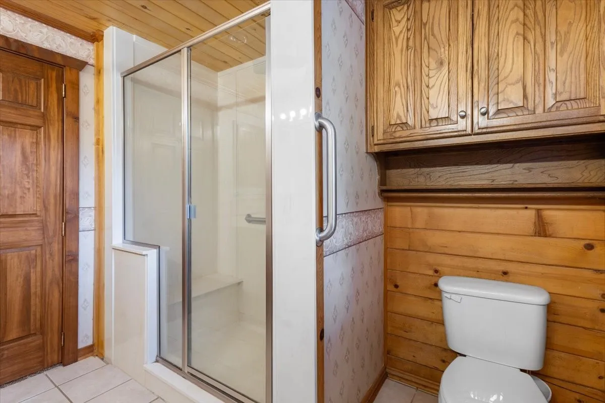 Single Family Residence For Sale in Smith County , 1603 Pineview Lane, Hideaway, Texas 75771, 3 Bedroom, 2 Bathroom, 3 Garage spaces, 1,816 Sqft, built in 1983, mls#21354332, Real Estate Agent in Hideaway, Homes For Sale in Smith county, Homes For Sale in Hideaway, Realtor in Hideaway Texas, Real Estate Brokerage Independent Realty Texas, Luminita Cordes Realtor