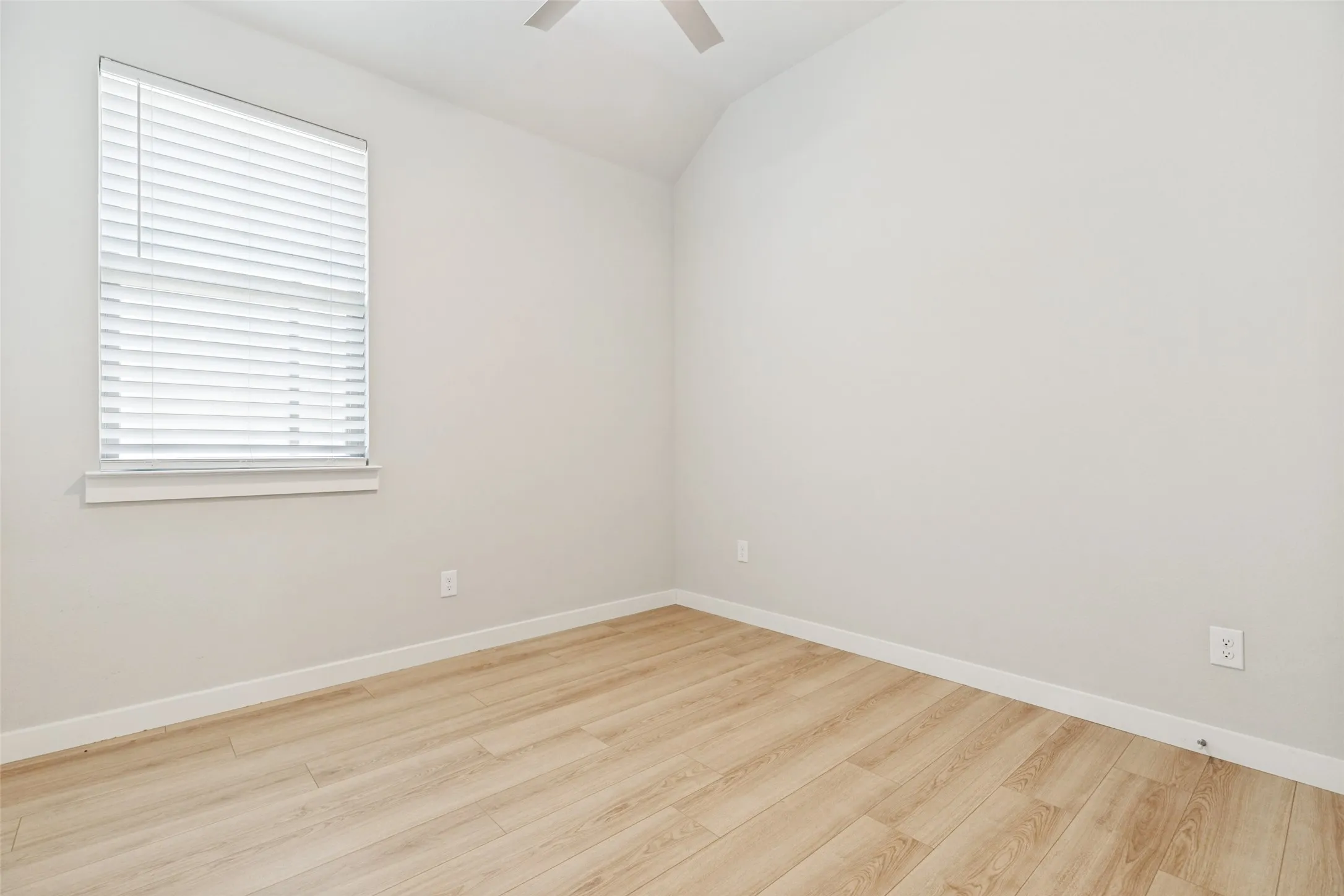 Single Family Residence For Rent in Collin County , 204 Mountain Meadow Lane, Princeton, Texas 75071, 3 Bedroom, 2 Bathroom, 2 Garage spaces, 1,228 Sqft, built in 2023, mls#21354340, Real Estate Agent in Princeton, Homes For Rent in Collin county, Homes For Rent in Princeton, Realtor in Princeton Texas, Real Estate Brokerage Independent Realty Texas, Luminita Cordes Realtor