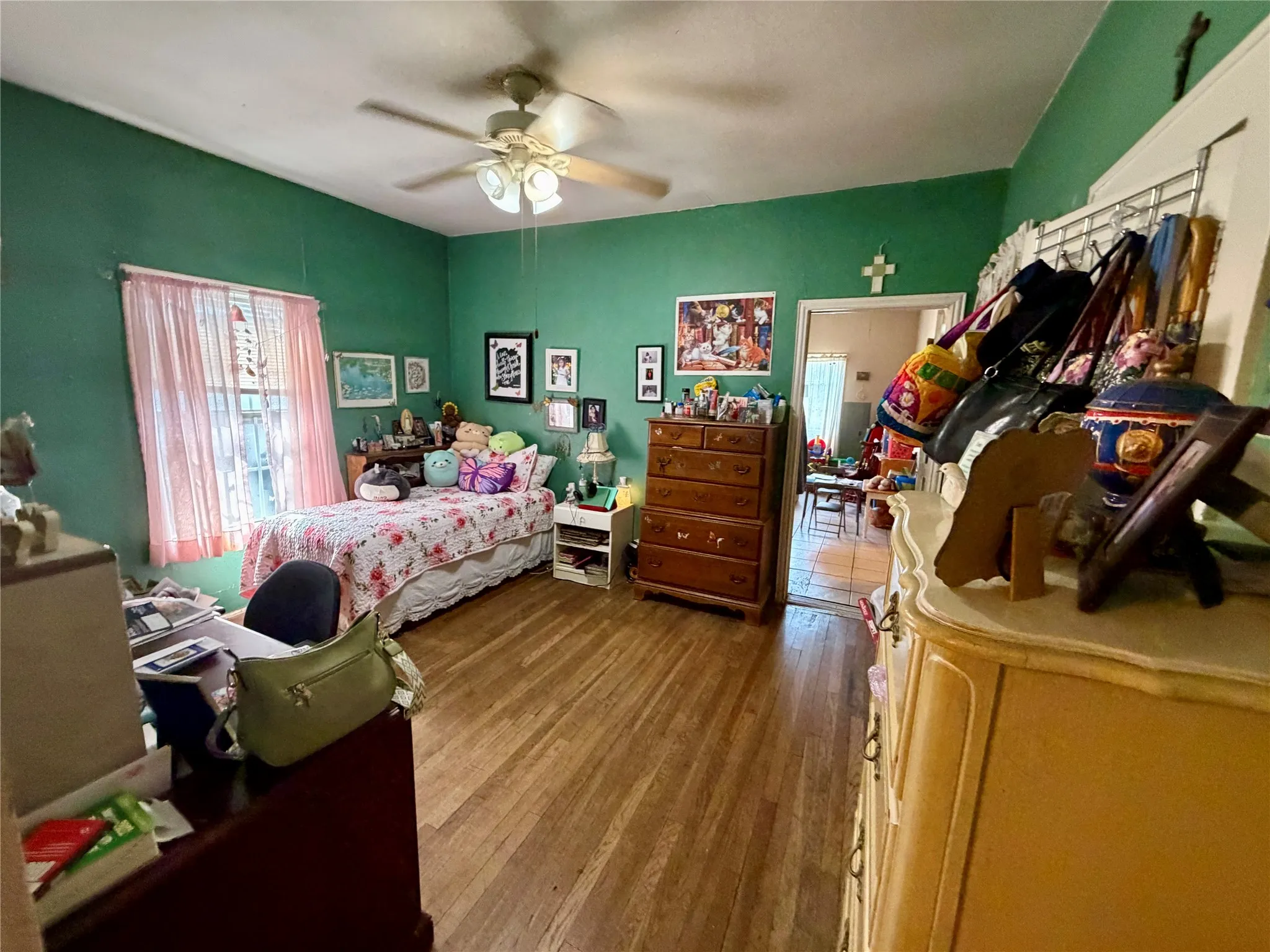 middle bedroom #2