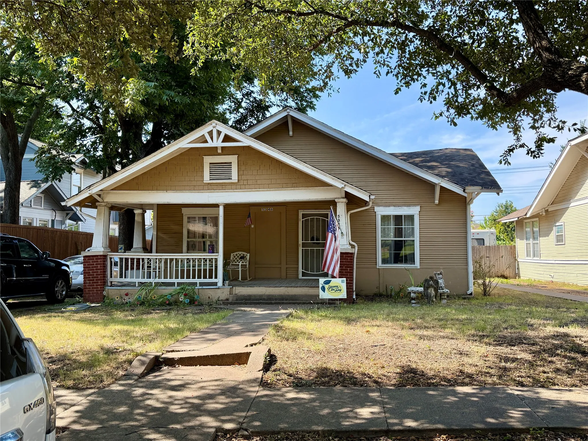 Single Family Residence For Sale in Dallas County , 5346 Miller Avenue, Dallas, Texas 75206, 3 Bedroom, 2 Bathroom, Garage spaces, 1,872 Sqft, built in 1920, mls#21354344, Real Estate Agent in Dallas, Homes For Sale in Dallas county, Homes For Sale in Dallas, Realtor in Dallas Texas, Real Estate Brokerage Independent Realty Texas, Luminita Cordes Realtor