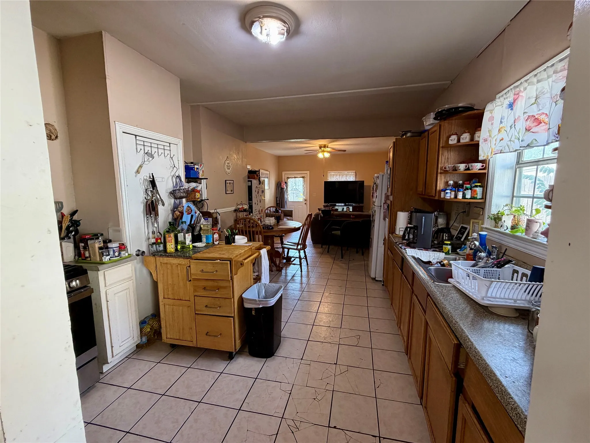 Single Family Residence For Sale in Dallas County , 5346 Miller Avenue, Dallas, Texas 75206, 3 Bedroom, 2 Bathroom, Garage spaces, 1,872 Sqft, built in 1920, mls#21354344, Real Estate Agent in Dallas, Homes For Sale in Dallas county, Homes For Sale in Dallas, Realtor in Dallas Texas, Real Estate Brokerage Independent Realty Texas, Luminita Cordes Realtor