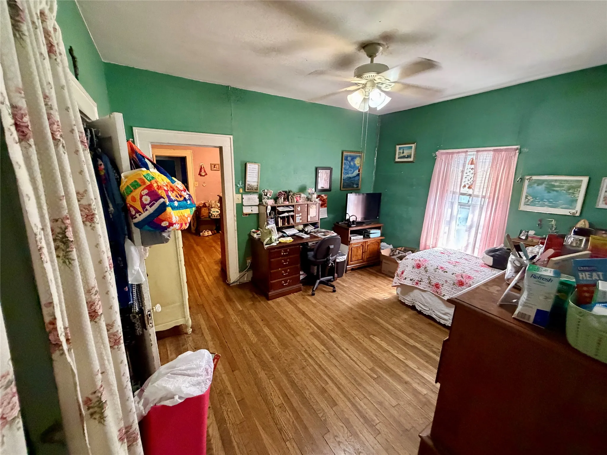 middle bedroom #2