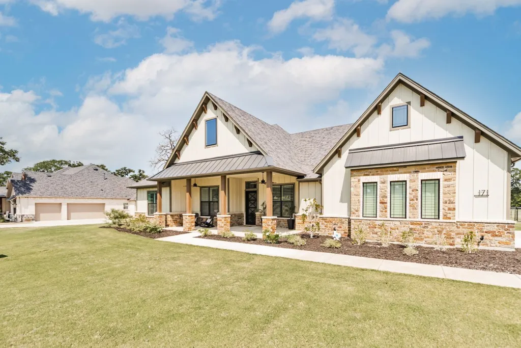 Single Family Residence For Sale in Wise County , 171 Rio Rancho Drive, Decatur, Texas 76234, 4 Bedroom, 3 Bathroom, 3 Garage spaces, 3,194 Sqft, built in 2024, mls#21353220, Real Estate Agent in Decatur, Homes For Sale in Wise county, Homes For Sale in Decatur, Realtor in Decatur Texas, Real Estate Brokerage Independent Realty Texas, Luminita Cordes Realtor