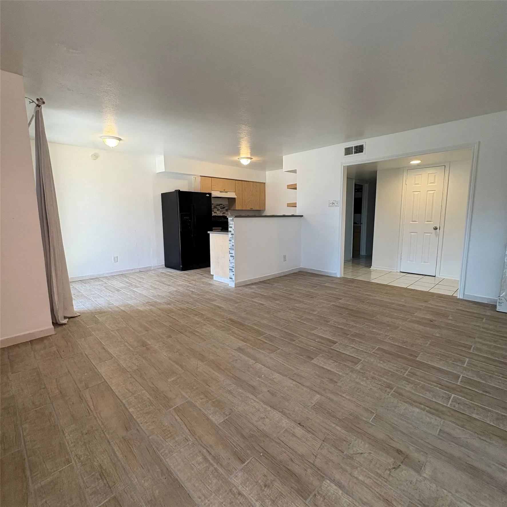 Condominium For Rent in Dallas County , 5913 Lake Hubbard Parkway 123, Garland, Texas 75043, 2 Bedroom, 2 Bathroom, Garage spaces, 970 Sqft, built in 1981, mls#21354129, Real Estate Agent in Garland, Homes For Rent in Dallas county, Homes For Rent in Garland, Realtor in Garland Texas, Real Estate Brokerage Independent Realty Texas, Luminita Cordes Realtor