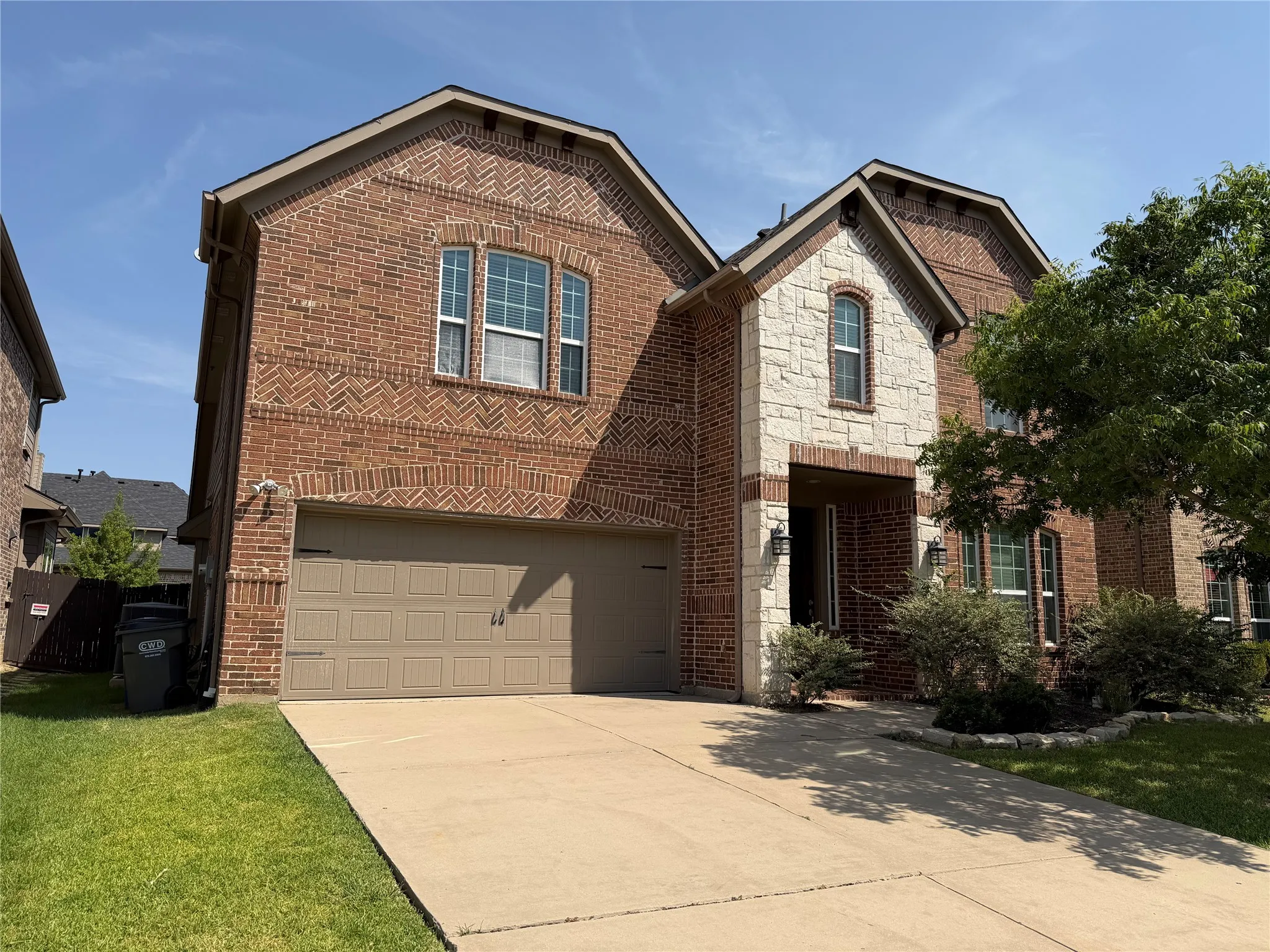 Single Family Residence For Rent in Denton County , 2417 Kingsgate Drive, Little Elm, Texas 75068, 4 Bedroom, 3 Bathroom, 2 Garage spaces, 2,791 Sqft, built in 2015, mls#21349163, Real Estate Agent in Little Elm, Homes For Rent in Denton county, Homes For Rent in Little Elm, Realtor in Little Elm Texas, Real Estate Brokerage Independent Realty Texas, Luminita Cordes Realtor