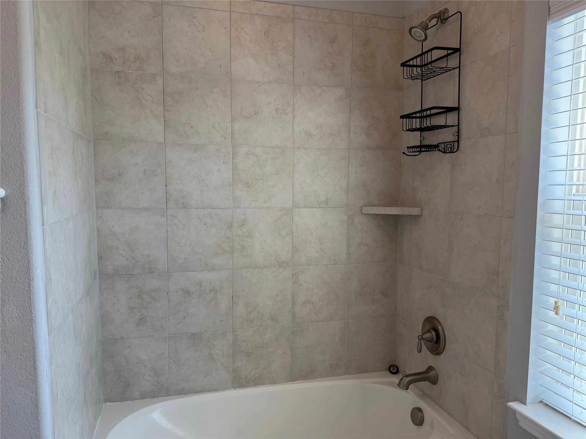 Single Family Residence For Rent in Denton County , 2417 Kingsgate Drive, Little Elm, Texas 75068, 4 Bedroom, 3 Bathroom, 2 Garage spaces, 2,791 Sqft, built in 2015, mls#21349163, Real Estate Agent in Little Elm, Homes For Rent in Denton county, Homes For Rent in Little Elm, Realtor in Little Elm Texas, Real Estate Brokerage Independent Realty Texas, Luminita Cordes Realtor