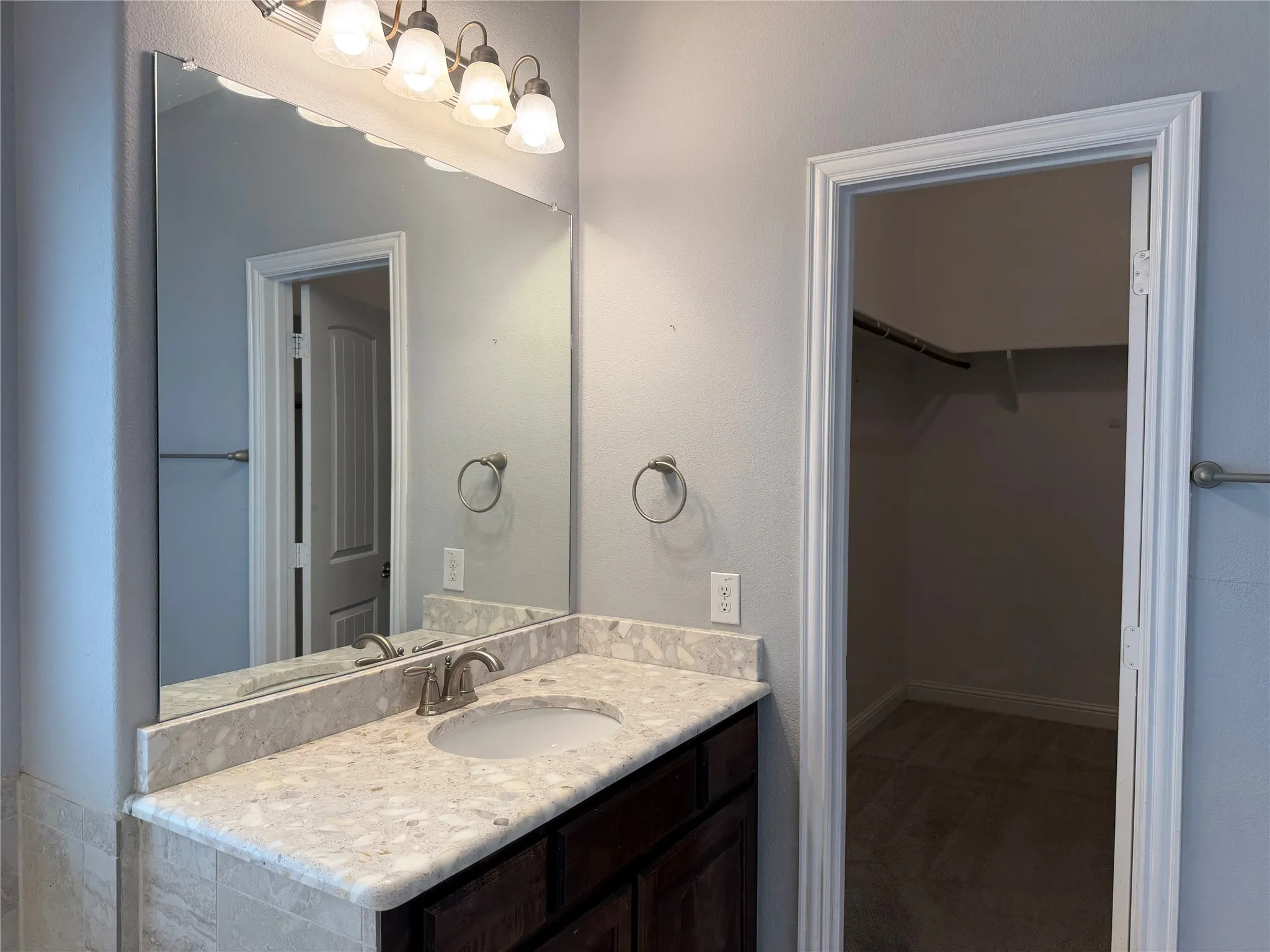 Single Family Residence For Rent in Denton County , 2417 Kingsgate Drive, Little Elm, Texas 75068, 4 Bedroom, 3 Bathroom, 2 Garage spaces, 2,791 Sqft, built in 2015, mls#21349163, Real Estate Agent in Little Elm, Homes For Rent in Denton county, Homes For Rent in Little Elm, Realtor in Little Elm Texas, Real Estate Brokerage Independent Realty Texas, Luminita Cordes Realtor