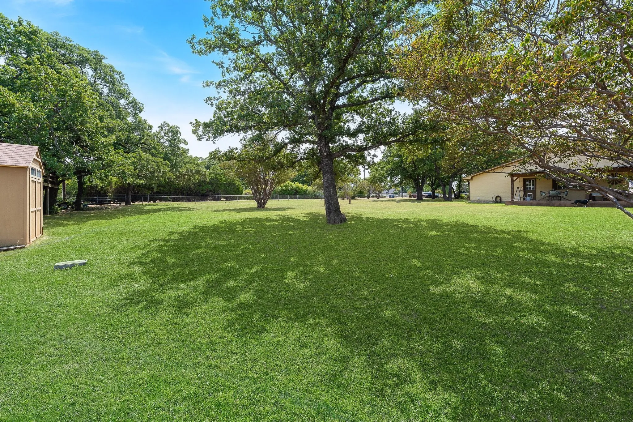 Single Family Residence For Sale in Denton County , 703 Robin Lane, Argyle, Texas 76226, 3 Bedrooms, 2 Bathrooms, Garage spaces, 2,096 Sqft, built in 1984, Price $649,000, mls#21351398, Real Estate Agent in Argyle, Homes For Sale in Denton county, Homes For Sale in Argyle, Realtor in Argyle Texas, Real Estate Brokerage Independent Realty Texas, Luminita Cordes Realtor