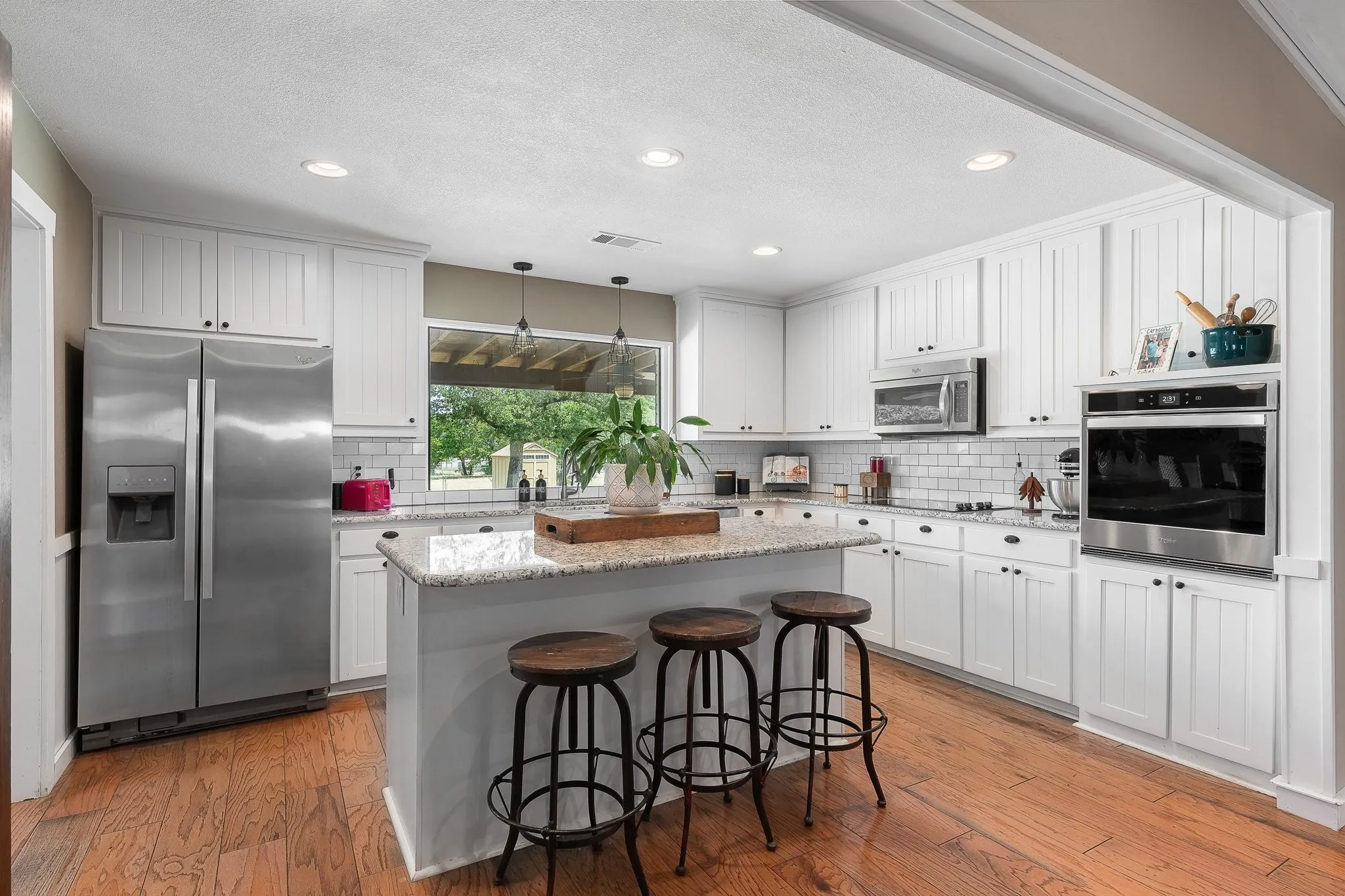 Single Family Residence For Sale in Denton County , 703 Robin Lane, Argyle, Texas 76226, 3 Bedrooms, 2 Bathrooms, Garage spaces, 2,096 Sqft, built in 1984, Price $649,000, mls#21351398, Real Estate Agent in Argyle, Homes For Sale in Denton county, Homes For Sale in Argyle, Realtor in Argyle Texas, Real Estate Brokerage Independent Realty Texas, Luminita Cordes Realtor
