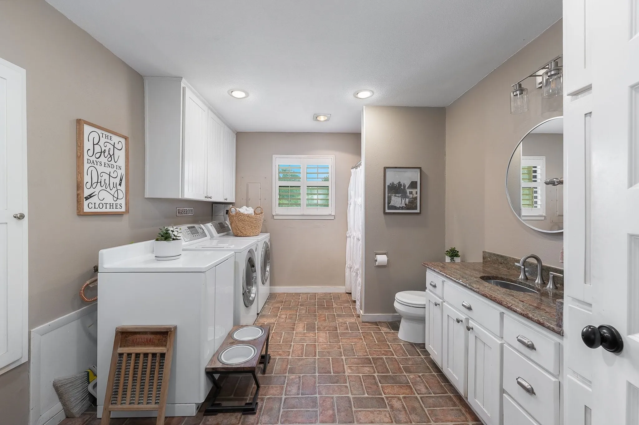 Single Family Residence For Sale in Denton County , 703 Robin Lane, Argyle, Texas 76226, 3 Bedrooms, 2 Bathrooms, Garage spaces, 2,096 Sqft, built in 1984, Price $649,000, mls#21351398, Real Estate Agent in Argyle, Homes For Sale in Denton county, Homes For Sale in Argyle, Realtor in Argyle Texas, Real Estate Brokerage Independent Realty Texas, Luminita Cordes Realtor