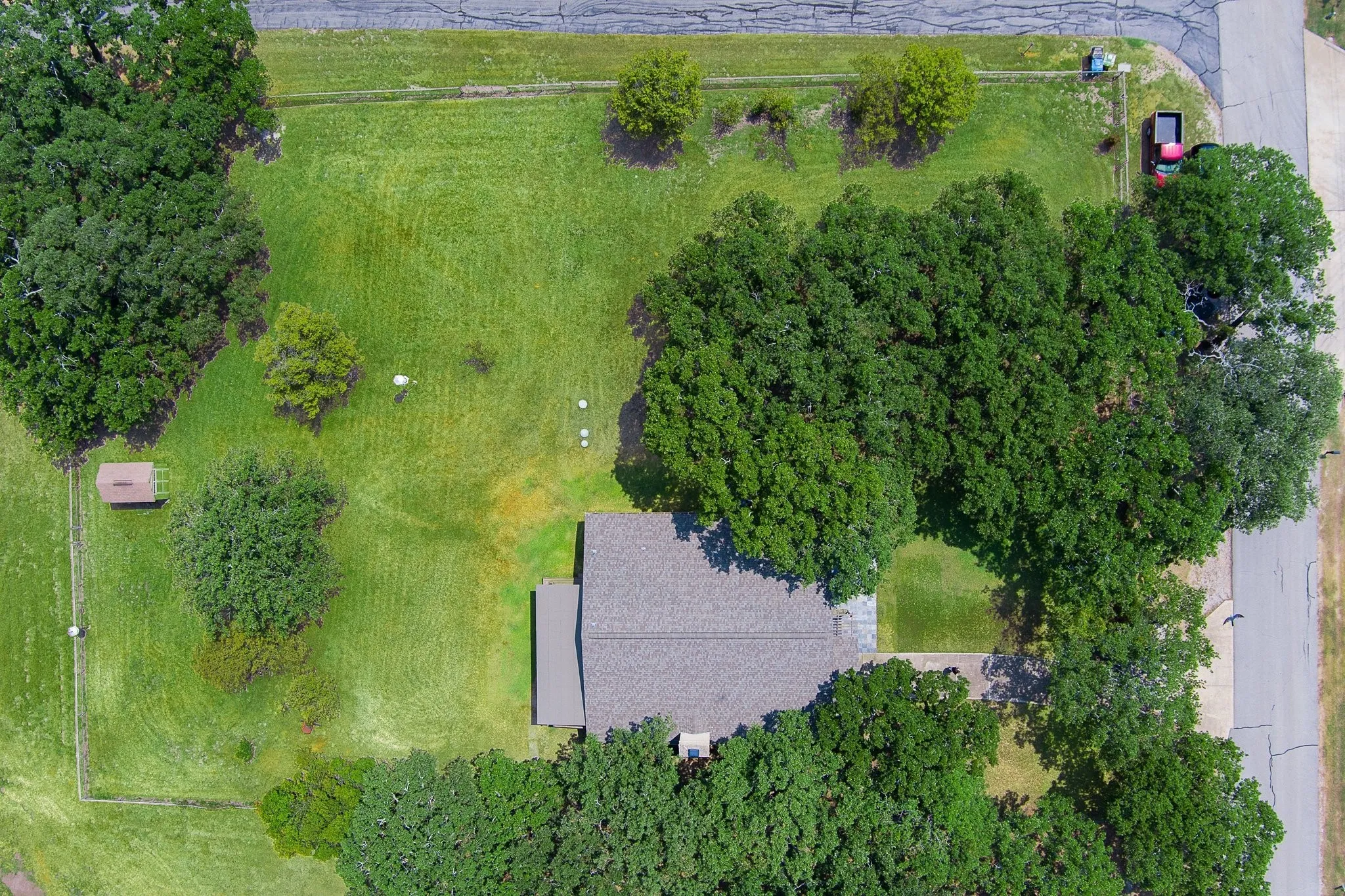 Single Family Residence For Sale in Denton County , 703 Robin Lane, Argyle, Texas 76226, 3 Bedrooms, 2 Bathrooms, Garage spaces, 2,096 Sqft, built in 1984, Price $649,000, mls#21351398, Real Estate Agent in Argyle, Homes For Sale in Denton county, Homes For Sale in Argyle, Realtor in Argyle Texas, Real Estate Brokerage Independent Realty Texas, Luminita Cordes Realtor