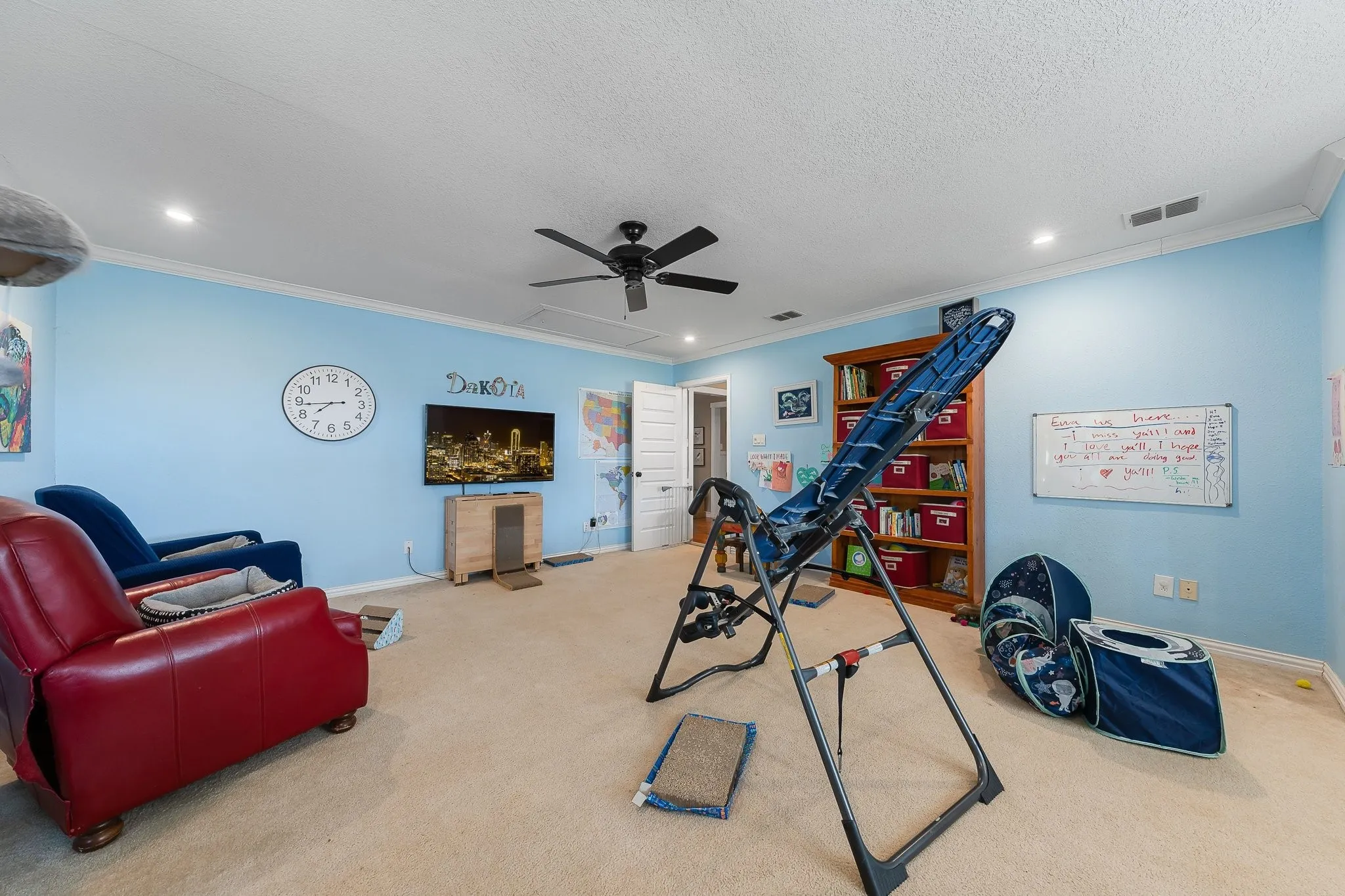 Single Family Residence For Sale in Denton County , 703 Robin Lane, Argyle, Texas 76226, 3 Bedrooms, 2 Bathrooms, Garage spaces, 2,096 Sqft, built in 1984, Price $649,000, mls#21351398, Real Estate Agent in Argyle, Homes For Sale in Denton county, Homes For Sale in Argyle, Realtor in Argyle Texas, Real Estate Brokerage Independent Realty Texas, Luminita Cordes Realtor