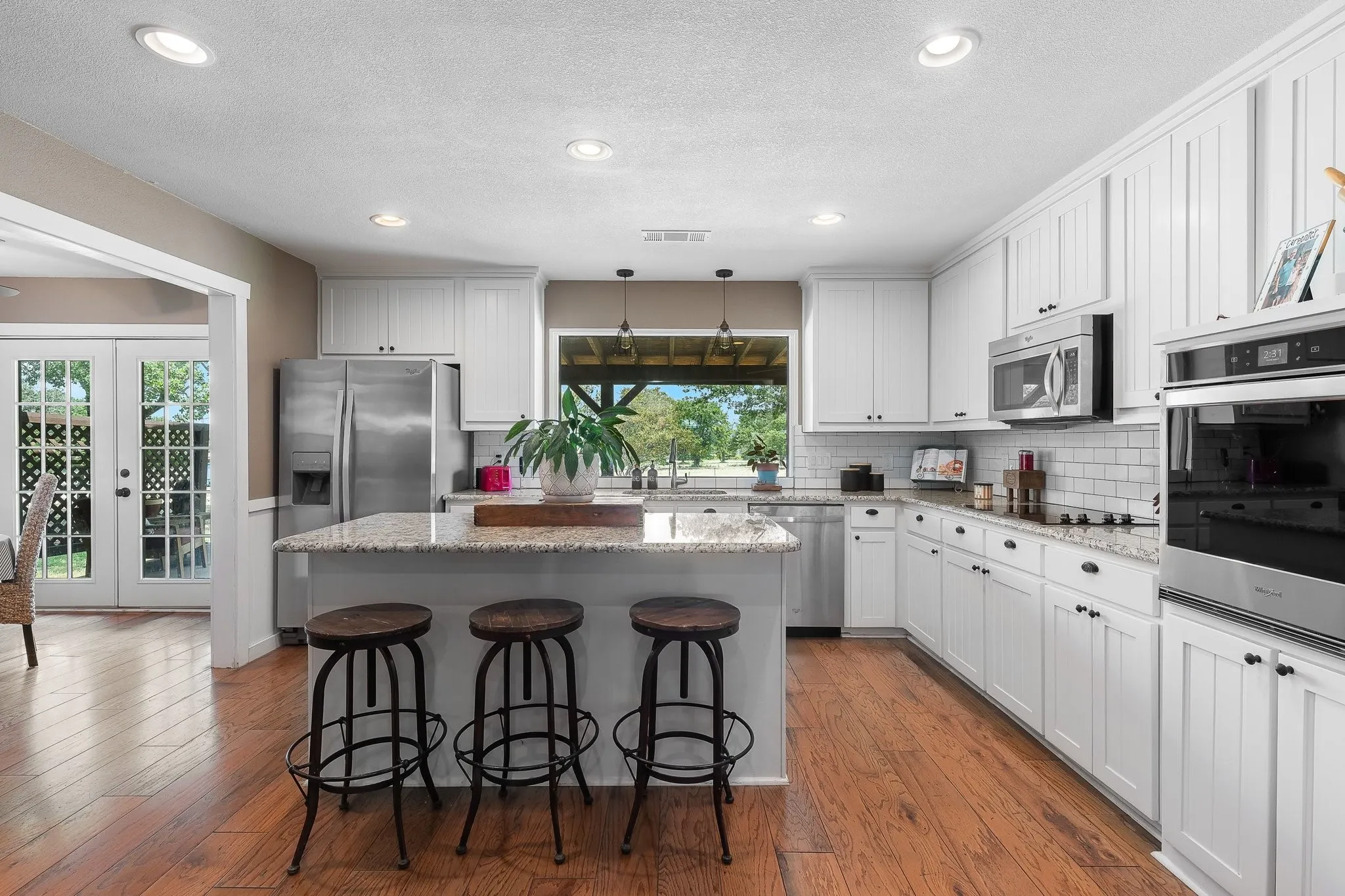 Single Family Residence For Sale in Denton County , 703 Robin Lane, Argyle, Texas 76226, 3 Bedrooms, 2 Bathrooms, Garage spaces, 2,096 Sqft, built in 1984, Price $649,000, mls#21351398, Real Estate Agent in Argyle, Homes For Sale in Denton county, Homes For Sale in Argyle, Realtor in Argyle Texas, Real Estate Brokerage Independent Realty Texas, Luminita Cordes Realtor