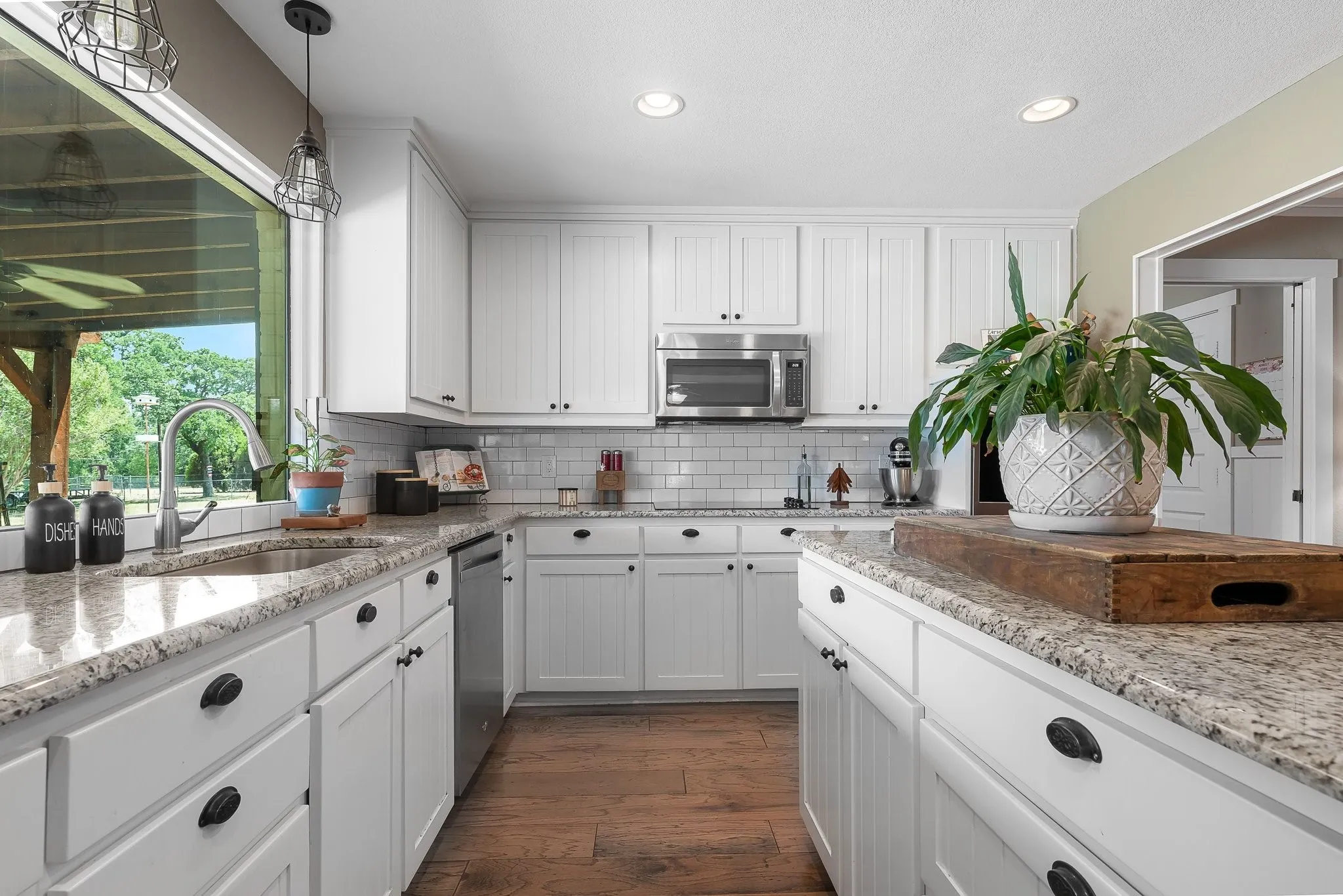 Single Family Residence For Sale in Denton County , 703 Robin Lane, Argyle, Texas 76226, 3 Bedrooms, 2 Bathrooms, Garage spaces, 2,096 Sqft, built in 1984, Price $649,000, mls#21351398, Real Estate Agent in Argyle, Homes For Sale in Denton county, Homes For Sale in Argyle, Realtor in Argyle Texas, Real Estate Brokerage Independent Realty Texas, Luminita Cordes Realtor