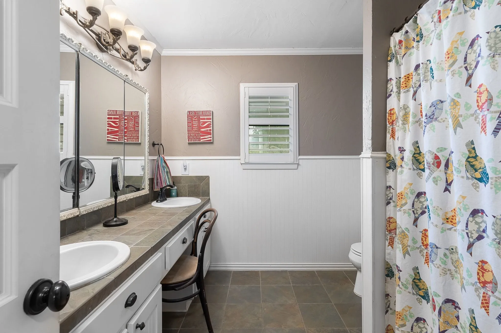 Single Family Residence For Sale in Denton County , 703 Robin Lane, Argyle, Texas 76226, 3 Bedrooms, 2 Bathrooms, Garage spaces, 2,096 Sqft, built in 1984, Price $649,000, mls#21351398, Real Estate Agent in Argyle, Homes For Sale in Denton county, Homes For Sale in Argyle, Realtor in Argyle Texas, Real Estate Brokerage Independent Realty Texas, Luminita Cordes Realtor
