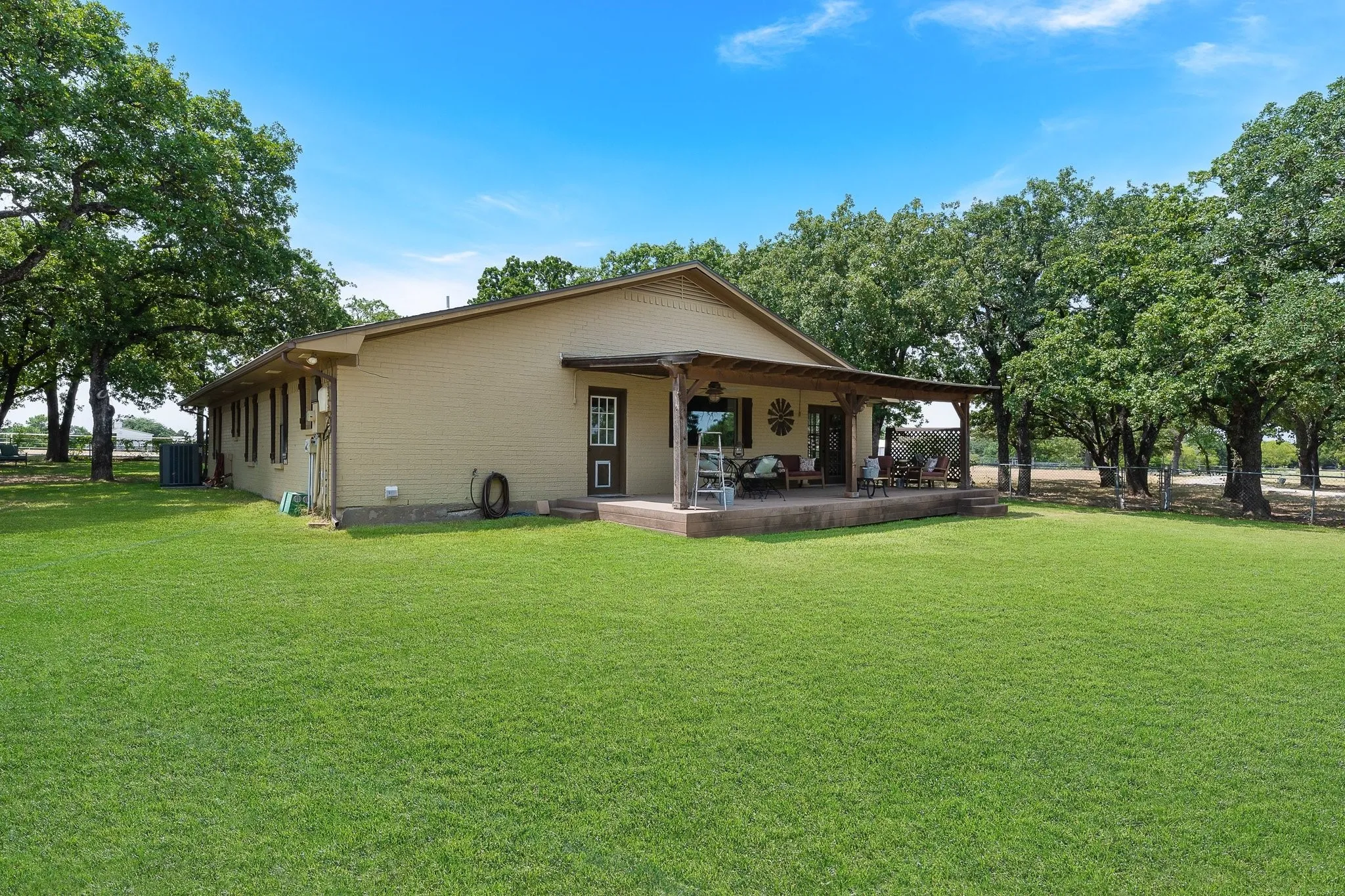 Single Family Residence For Sale in Denton County , 703 Robin Lane, Argyle, Texas 76226, 3 Bedrooms, 2 Bathrooms, Garage spaces, 2,096 Sqft, built in 1984, Price $649,000, mls#21351398, Real Estate Agent in Argyle, Homes For Sale in Denton county, Homes For Sale in Argyle, Realtor in Argyle Texas, Real Estate Brokerage Independent Realty Texas, Luminita Cordes Realtor