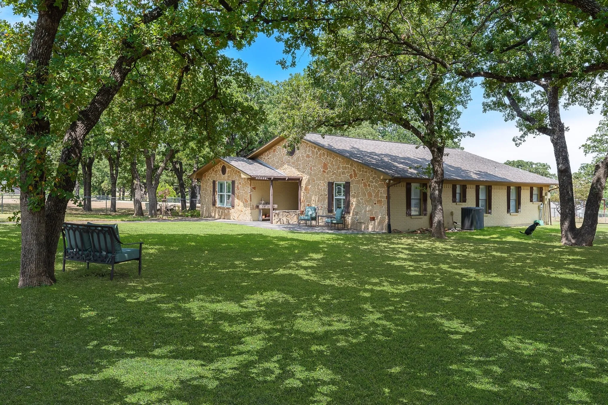 Single Family Residence For Sale in Denton County , 703 Robin Lane, Argyle, Texas 76226, 3 Bedrooms, 2 Bathrooms, Garage spaces, 2,096 Sqft, built in 1984, Price $649,000, mls#21351398, Real Estate Agent in Argyle, Homes For Sale in Denton county, Homes For Sale in Argyle, Realtor in Argyle Texas, Real Estate Brokerage Independent Realty Texas, Luminita Cordes Realtor