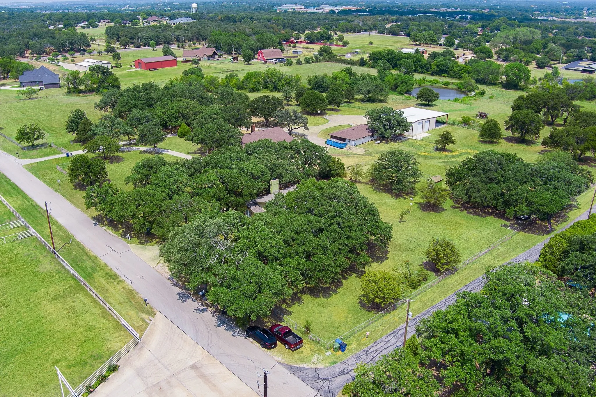 Single Family Residence For Sale in Denton County , 703 Robin Lane, Argyle, Texas 76226, 3 Bedrooms, 2 Bathrooms, Garage spaces, 2,096 Sqft, built in 1984, Price $649,000, mls#21351398, Real Estate Agent in Argyle, Homes For Sale in Denton county, Homes For Sale in Argyle, Realtor in Argyle Texas, Real Estate Brokerage Independent Realty Texas, Luminita Cordes Realtor