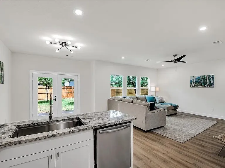 Single Family Residence For Rent in Tarrant County , 5206 Slate Street, Fort Worth, Texas 76114, 3 Bedroom, 3 Bathroom, 2 Garage spaces, 2,287 Sqft, built in 2024, mls#21354358, Real Estate Agent in Fort Worth, Homes For Rent in Tarrant county, Homes For Rent in Fort Worth, Realtor in Fort Worth Texas, Real Estate Brokerage Independent Realty Texas, Luminita Cordes Realtor