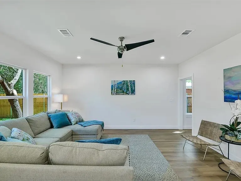Single Family Residence For Rent in Tarrant County , 5206 Slate Street, Fort Worth, Texas 76114, 3 Bedroom, 3 Bathroom, 2 Garage spaces, 2,287 Sqft, built in 2024, mls#21354358, Real Estate Agent in Fort Worth, Homes For Rent in Tarrant county, Homes For Rent in Fort Worth, Realtor in Fort Worth Texas, Real Estate Brokerage Independent Realty Texas, Luminita Cordes Realtor