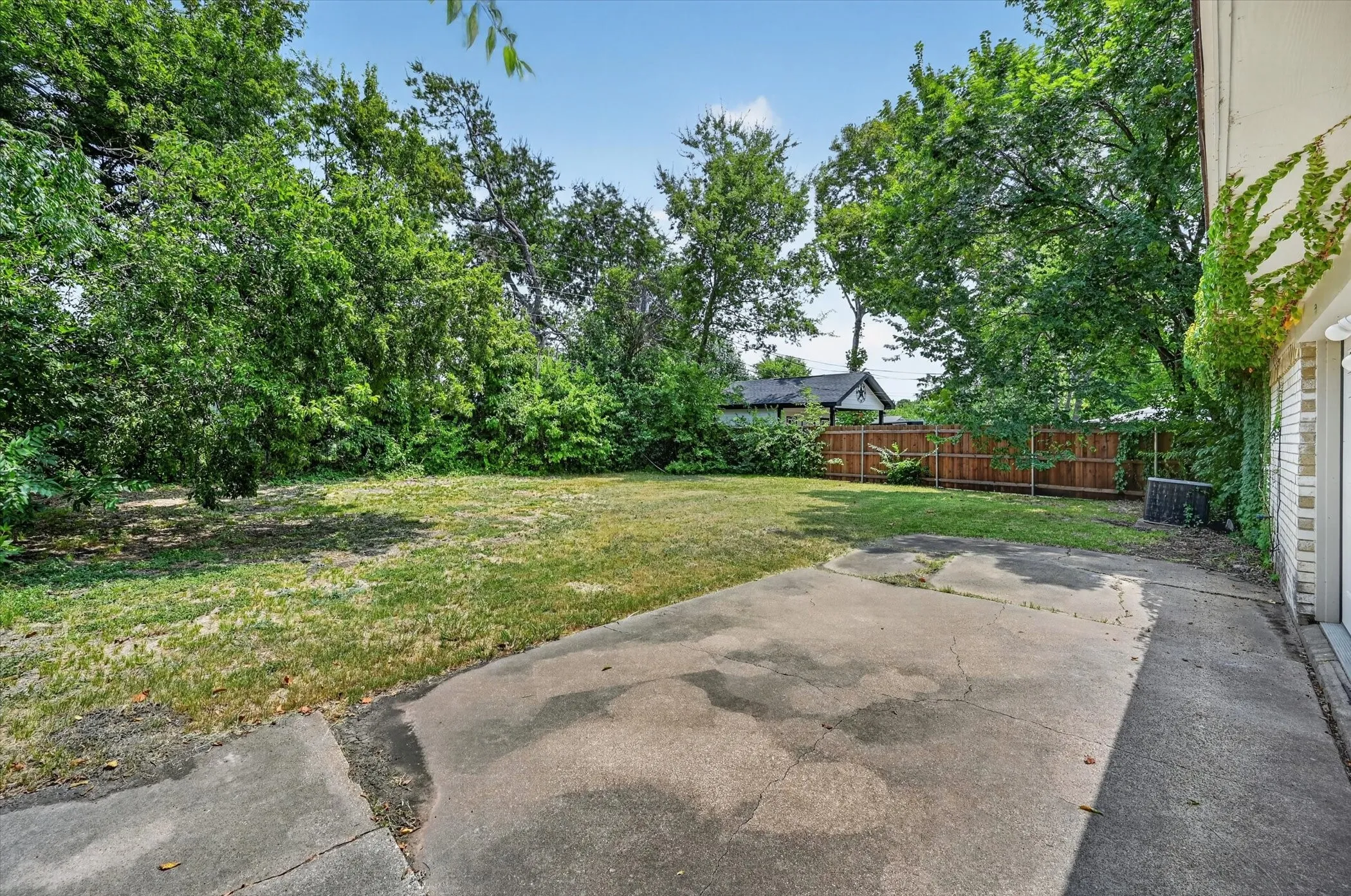 Another view of this huge backyard!