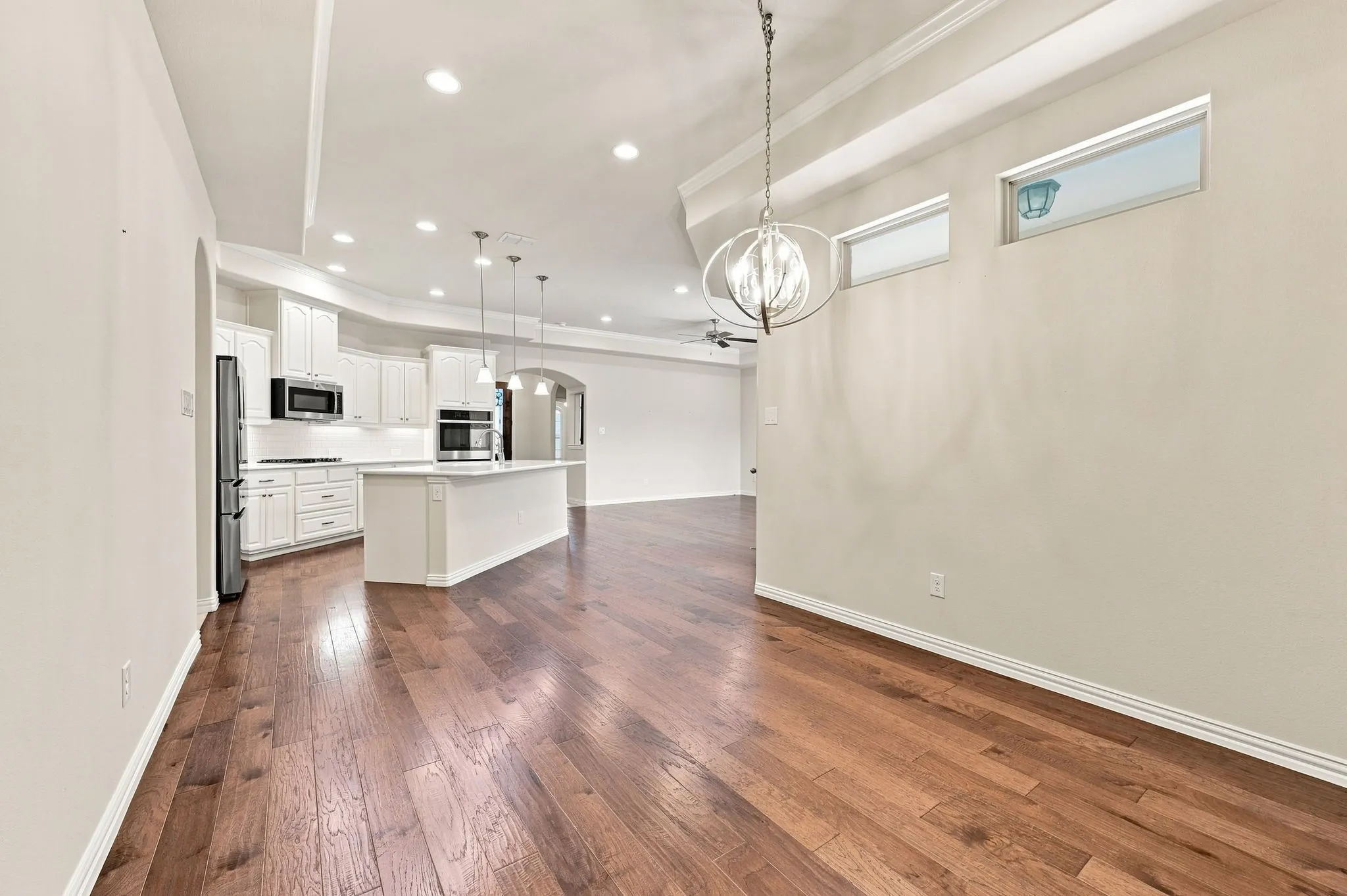 Dining room to kitchen