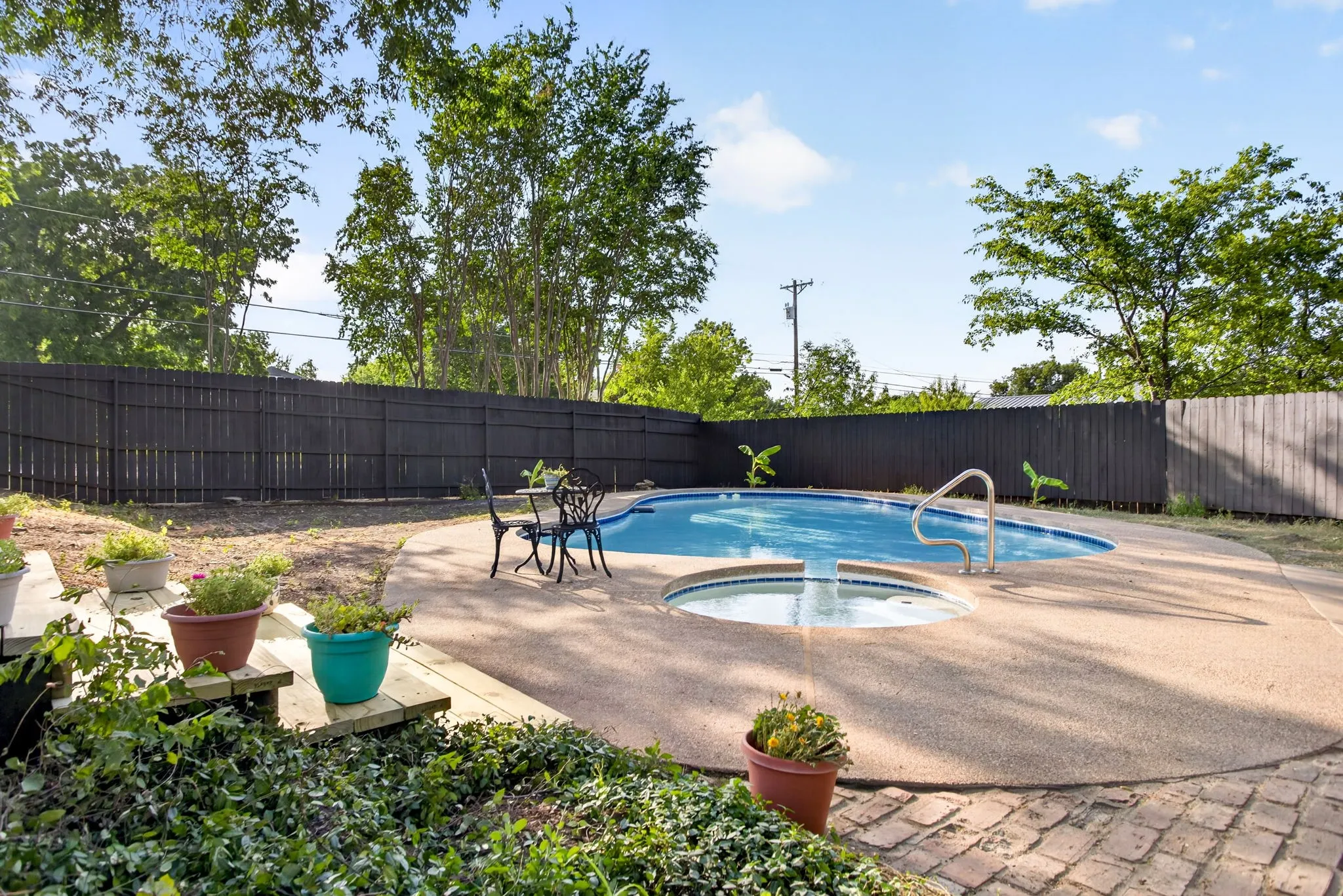 Massive pool with hot tub was totally remodeled and enjoys so much shade.