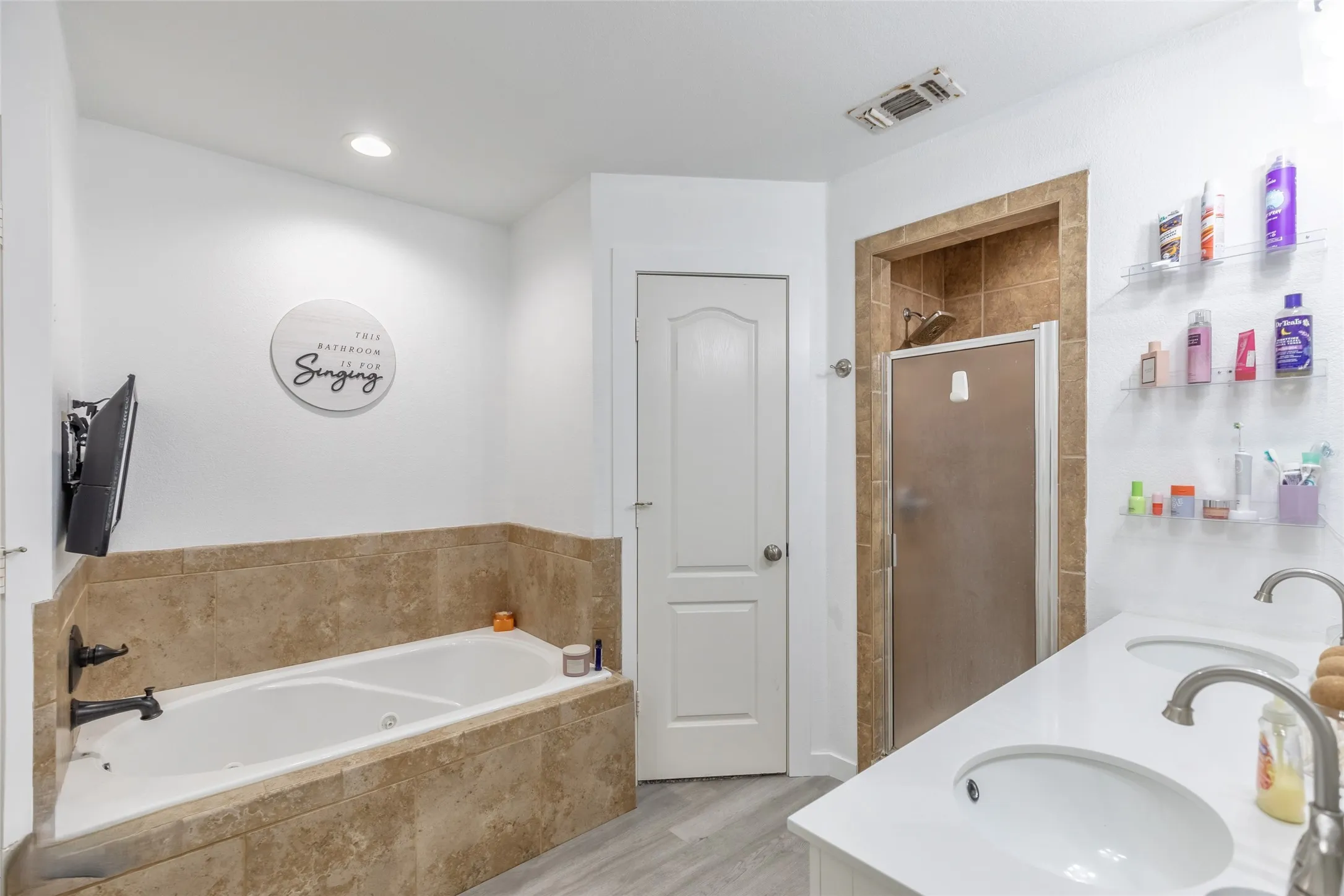 Single Family Residence For Sale in Taylor County , 6610 Picadilly Street, Abilene, Texas 79606, 3 Bedroom, 2 Bathroom, 2 Garage spaces, 1,551 Sqft, built in 2004, mls#21349956, Real Estate Agent in Abilene, Homes For Sale in Taylor county, Homes For Sale in Abilene, Realtor in Abilene Texas, Real Estate Brokerage Independent Realty Texas, Luminita Cordes Realtor