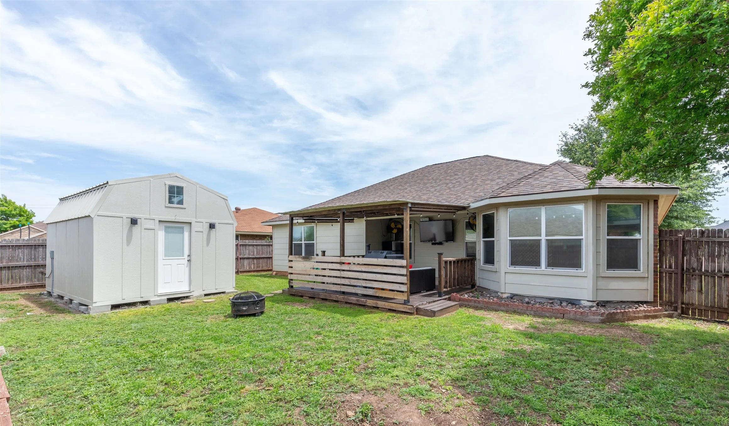 Single Family Residence For Sale in Taylor County , 6610 Picadilly Street, Abilene, Texas 79606, 3 Bedroom, 2 Bathroom, 2 Garage spaces, 1,551 Sqft, built in 2004, mls#21349956, Real Estate Agent in Abilene, Homes For Sale in Taylor county, Homes For Sale in Abilene, Realtor in Abilene Texas, Real Estate Brokerage Independent Realty Texas, Luminita Cordes Realtor