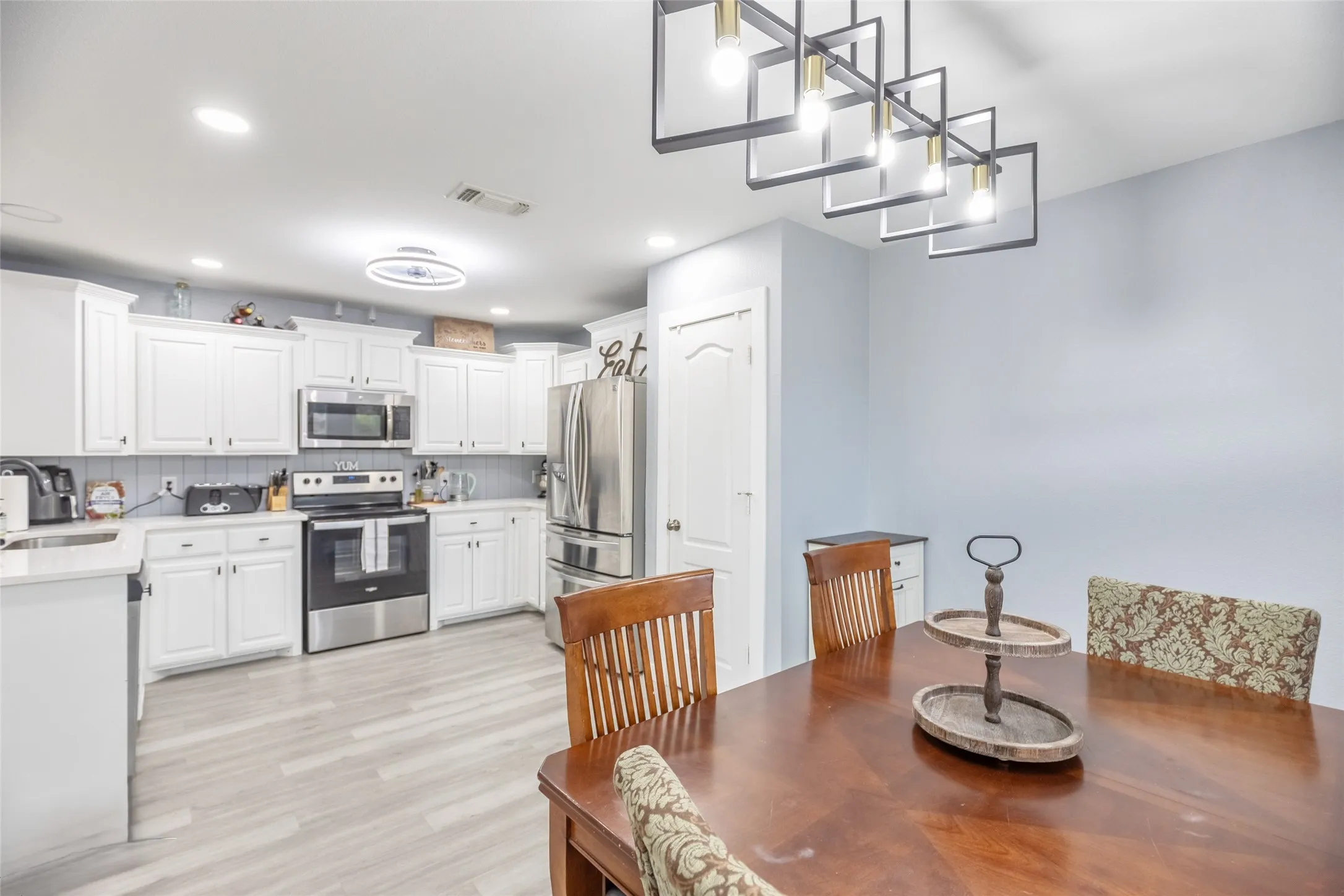 Single Family Residence For Sale in Taylor County , 6610 Picadilly Street, Abilene, Texas 79606, 3 Bedroom, 2 Bathroom, 2 Garage spaces, 1,551 Sqft, built in 2004, mls#21349956, Real Estate Agent in Abilene, Homes For Sale in Taylor county, Homes For Sale in Abilene, Realtor in Abilene Texas, Real Estate Brokerage Independent Realty Texas, Luminita Cordes Realtor