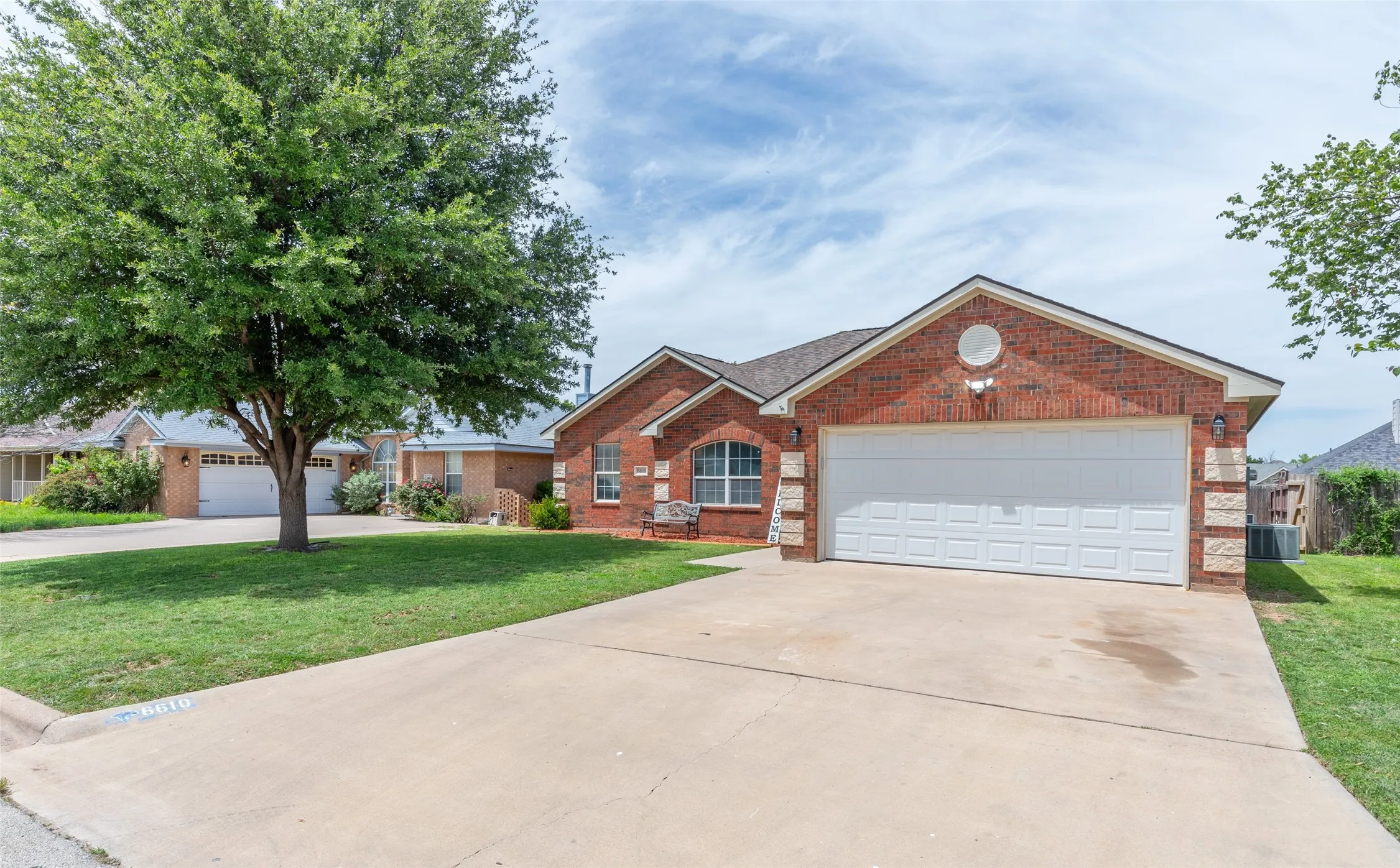 Single Family Residence For Sale in Taylor County , 6610 Picadilly Street, Abilene, Texas 79606, 3 Bedroom, 2 Bathroom, 2 Garage spaces, 1,551 Sqft, built in 2004, mls#21349956, Real Estate Agent in Abilene, Homes For Sale in Taylor county, Homes For Sale in Abilene, Realtor in Abilene Texas, Real Estate Brokerage Independent Realty Texas, Luminita Cordes Realtor