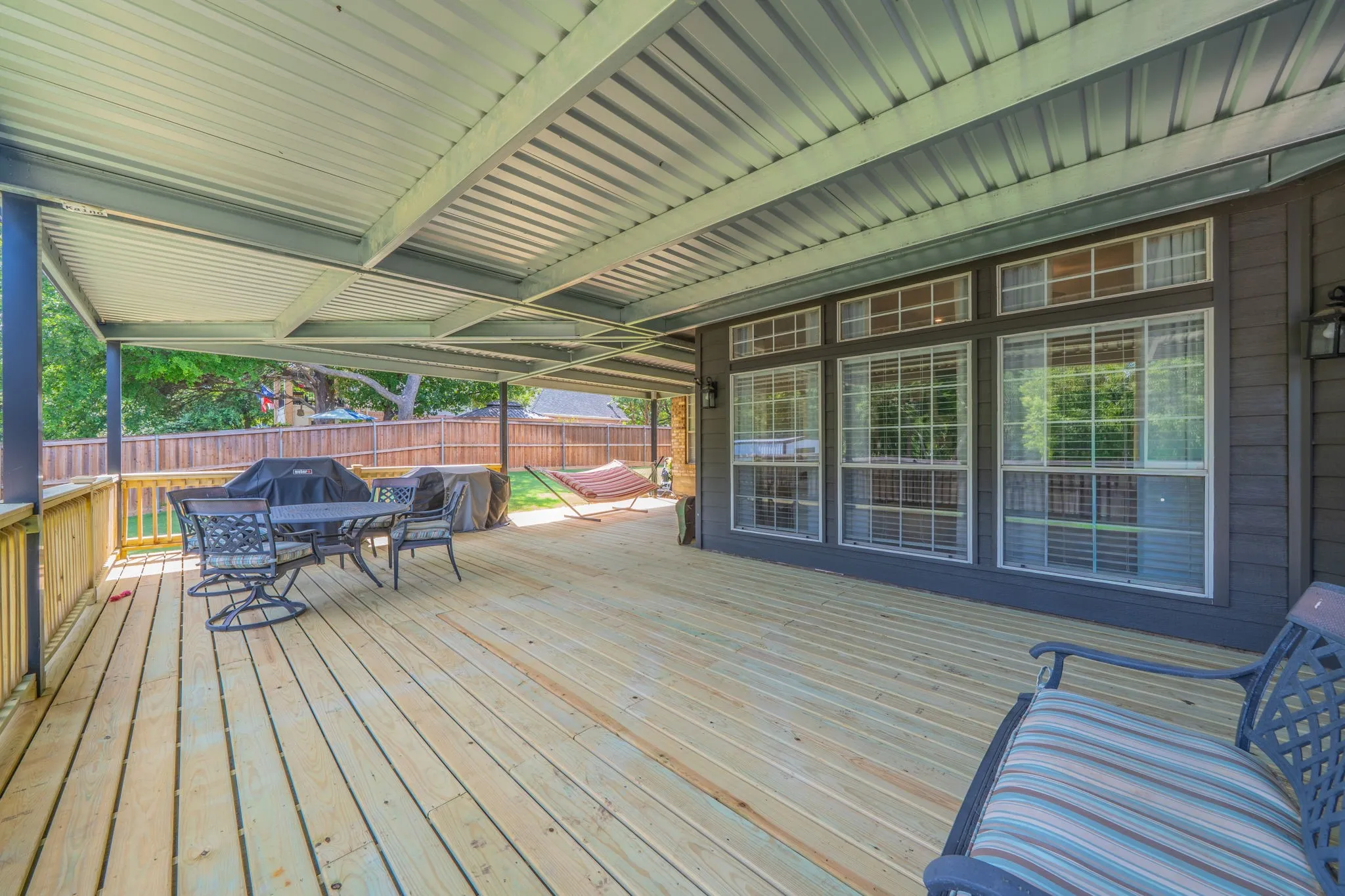 Single Family Residence For Sale in Ellis County , 1658 Pepper Tree Lane, Midlothian, Texas 76065, 4 Bedroom, 3 Bathroom, 2 Garage spaces, 2,920 Sqft, built in 1995, mls#21351697, Real Estate Agent in Midlothian, Homes For Sale in Ellis county, Homes For Sale in Midlothian, Realtor in Midlothian Texas, Real Estate Brokerage Independent Realty Texas, Luminita Cordes Realtor