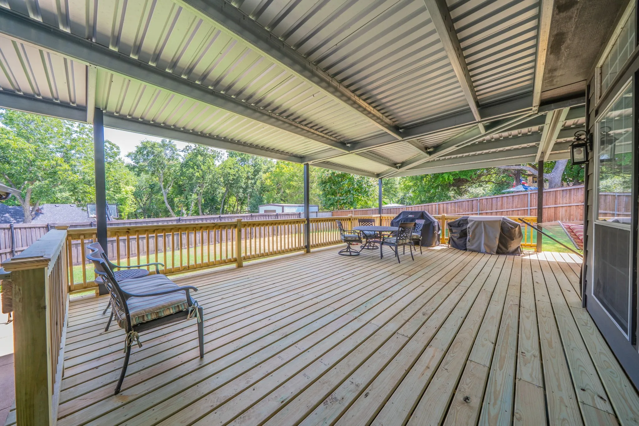 Single Family Residence For Sale in Ellis County , 1658 Pepper Tree Lane, Midlothian, Texas 76065, 4 Bedroom, 3 Bathroom, 2 Garage spaces, 2,920 Sqft, built in 1995, mls#21351697, Real Estate Agent in Midlothian, Homes For Sale in Ellis county, Homes For Sale in Midlothian, Realtor in Midlothian Texas, Real Estate Brokerage Independent Realty Texas, Luminita Cordes Realtor