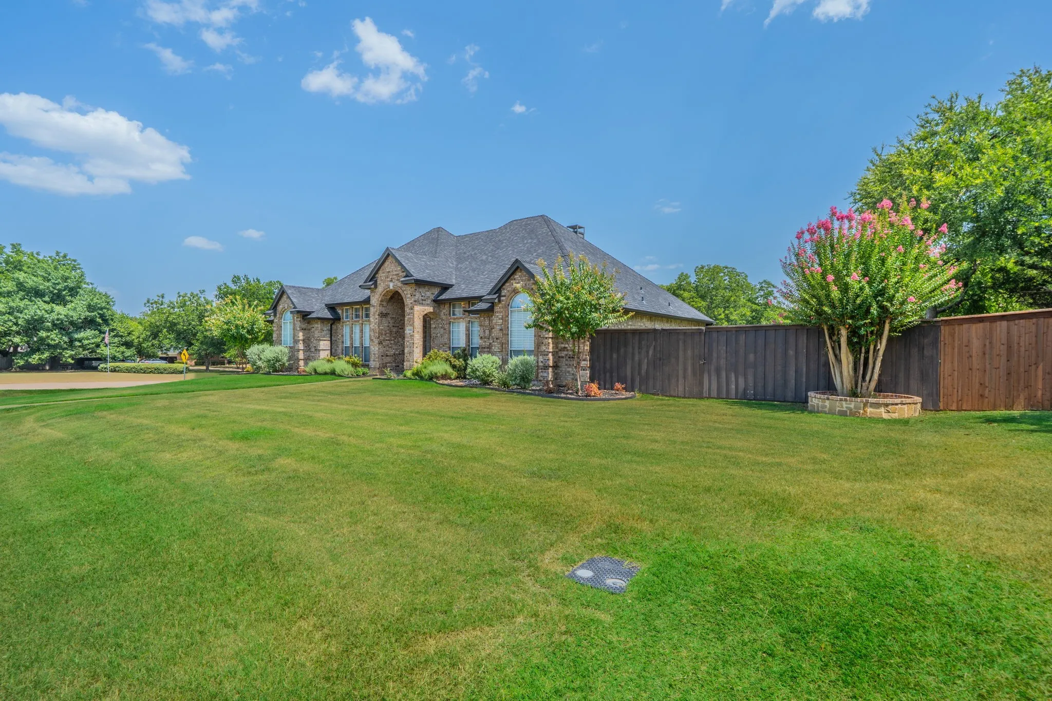 Single Family Residence For Sale in Ellis County , 1658 Pepper Tree Lane, Midlothian, Texas 76065, 4 Bedroom, 3 Bathroom, 2 Garage spaces, 2,920 Sqft, built in 1995, mls#21351697, Real Estate Agent in Midlothian, Homes For Sale in Ellis county, Homes For Sale in Midlothian, Realtor in Midlothian Texas, Real Estate Brokerage Independent Realty Texas, Luminita Cordes Realtor
