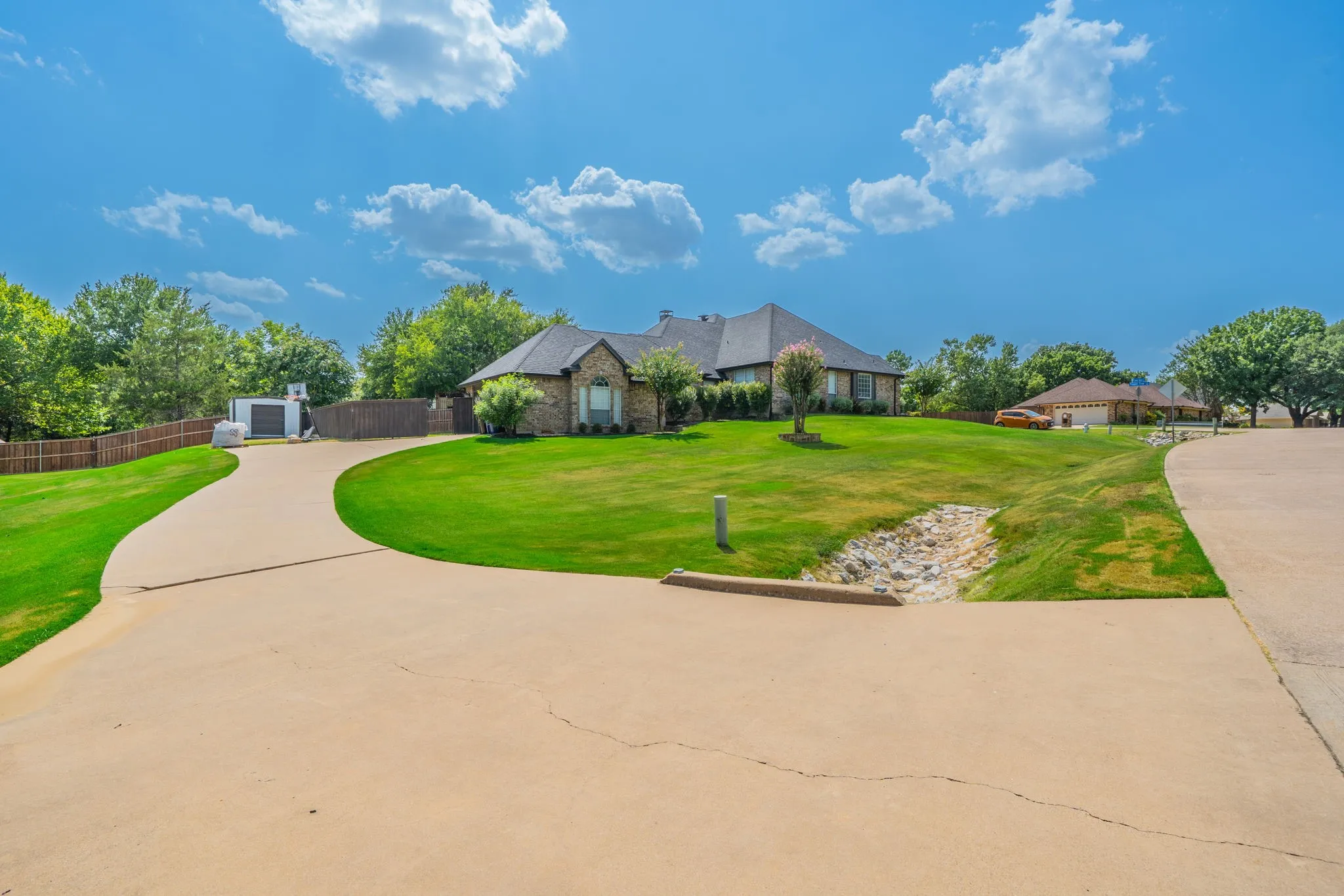 Single Family Residence For Sale in Ellis County , 1658 Pepper Tree Lane, Midlothian, Texas 76065, 4 Bedroom, 3 Bathroom, 2 Garage spaces, 2,920 Sqft, built in 1995, mls#21351697, Real Estate Agent in Midlothian, Homes For Sale in Ellis county, Homes For Sale in Midlothian, Realtor in Midlothian Texas, Real Estate Brokerage Independent Realty Texas, Luminita Cordes Realtor