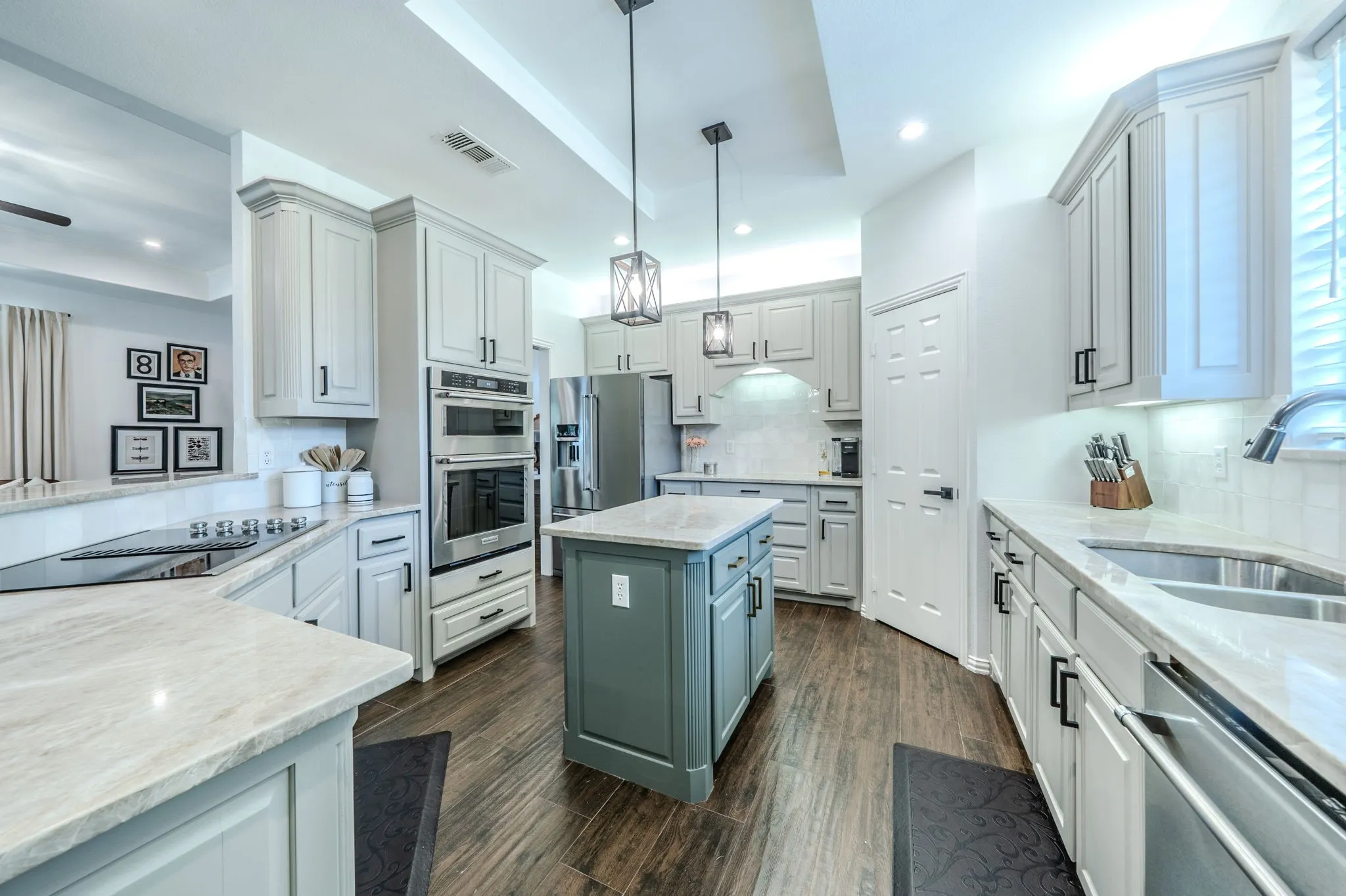 Single Family Residence For Sale in Ellis County , 1658 Pepper Tree Lane, Midlothian, Texas 76065, 4 Bedroom, 3 Bathroom, 2 Garage spaces, 2,920 Sqft, built in 1995, mls#21351697, Real Estate Agent in Midlothian, Homes For Sale in Ellis county, Homes For Sale in Midlothian, Realtor in Midlothian Texas, Real Estate Brokerage Independent Realty Texas, Luminita Cordes Realtor