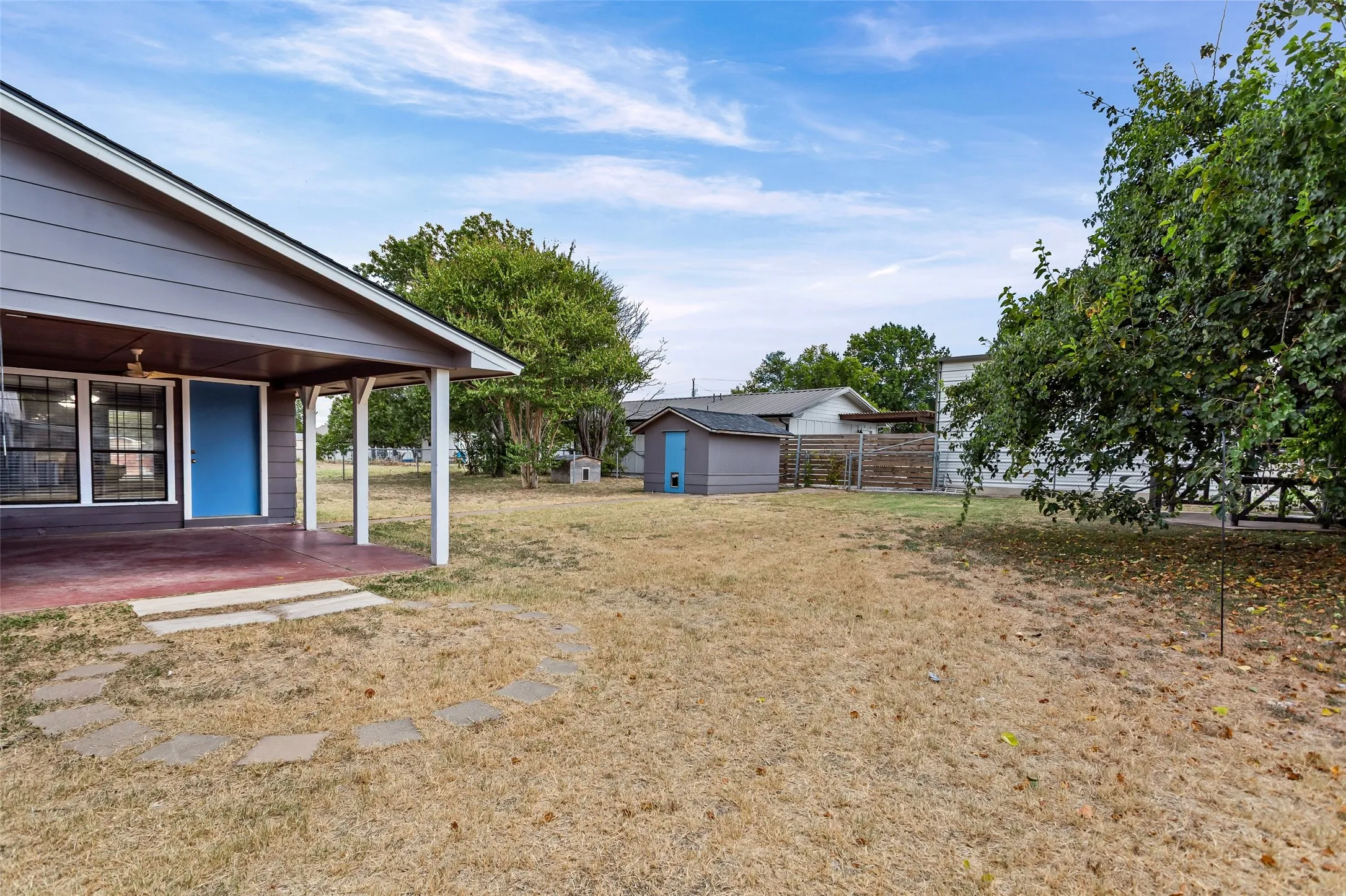 Single Family Residence For Sale in Hood County , 309 Timberline Drive, Granbury, Texas 76048, 3 Bedroom, 2 Bathroom, Garage spaces, 3,008 Sqft, built in 1982, mls#21354376, Real Estate Agent in Granbury, Homes For Sale in Hood county, Homes For Sale in Granbury, Realtor in Granbury Texas, Real Estate Brokerage Independent Realty Texas, Luminita Cordes Realtor