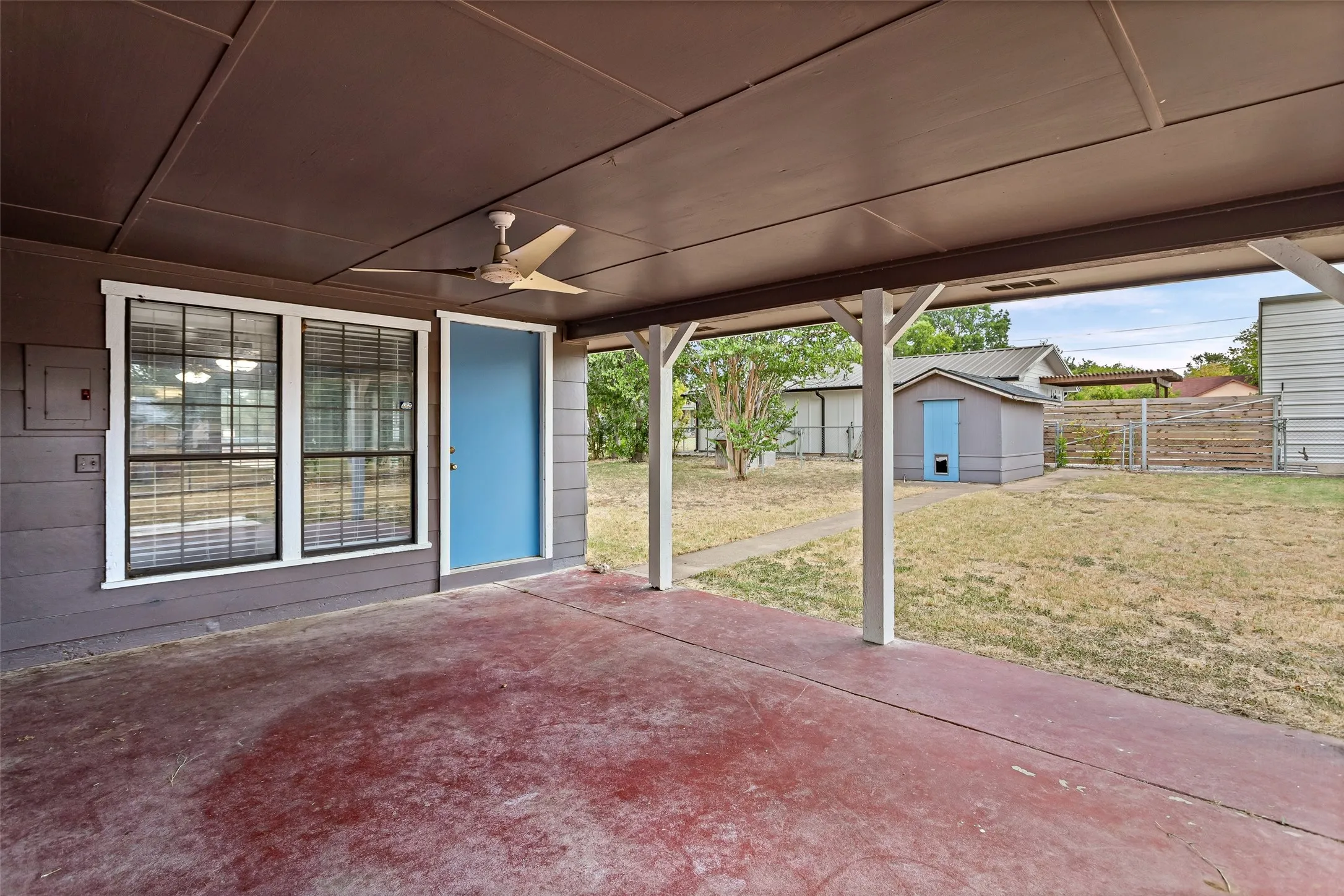 Single Family Residence For Sale in Hood County , 309 Timberline Drive, Granbury, Texas 76048, 3 Bedroom, 2 Bathroom, Garage spaces, 3,008 Sqft, built in 1982, mls#21354376, Real Estate Agent in Granbury, Homes For Sale in Hood county, Homes For Sale in Granbury, Realtor in Granbury Texas, Real Estate Brokerage Independent Realty Texas, Luminita Cordes Realtor