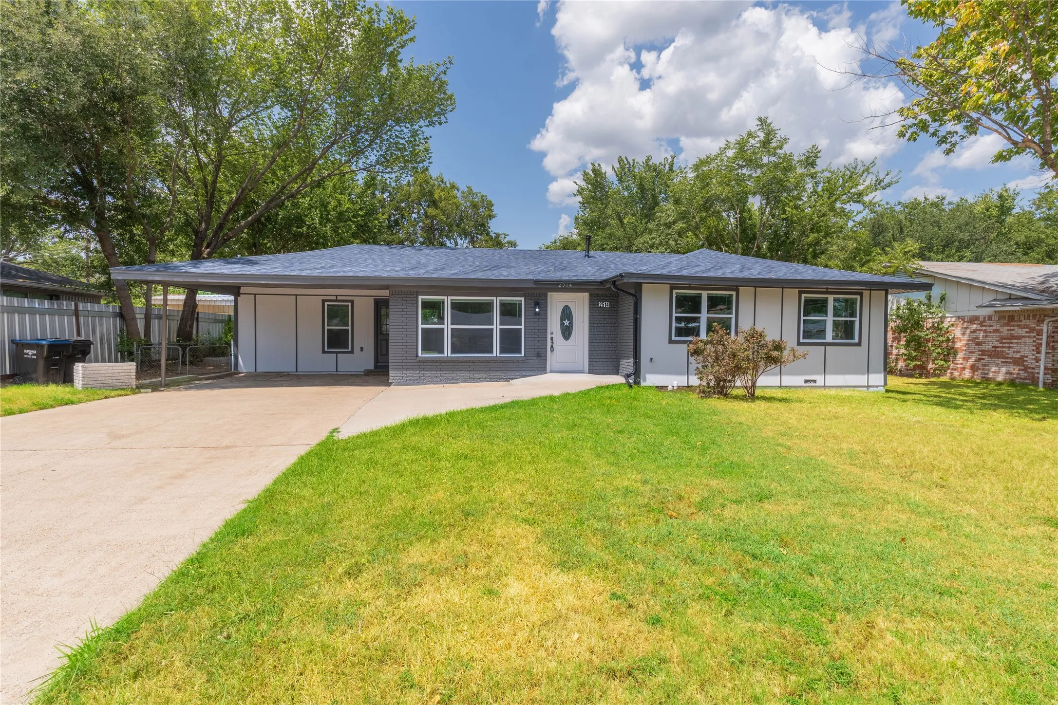 Single Family Residence For Sale in Hunt County , 2514 Broadview Street, Greenville, Texas 75402, 3 Bedroom, 2 Bathroom, Garage spaces, 1,393 Sqft, built in 1965, mls#21350674, Real Estate Agent in Greenville, Homes For Sale in Hunt county, Homes For Sale in Greenville, Realtor in Greenville Texas, Real Estate Brokerage Independent Realty Texas, Luminita Cordes Realtor
