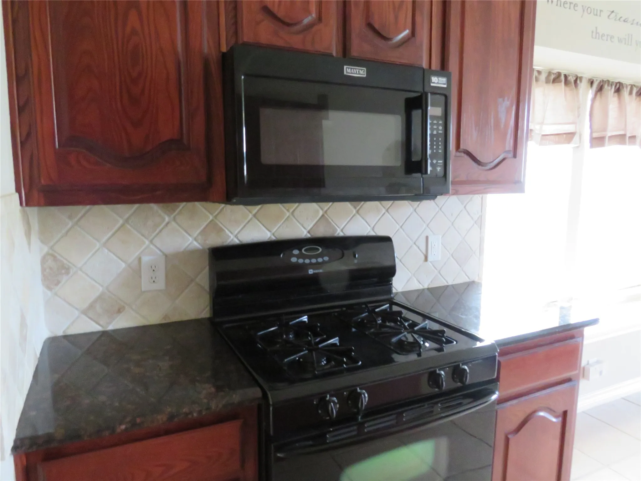Single Family Residence For Rent in Tarrant County , 11828 Vienna Apple Road, Fort Worth, Texas 76244, 3 Bedroom, 2 Bathroom, 2 Garage spaces, 2,019 Sqft, built in 2007, mls#21354357, Real Estate Agent in Fort Worth, Homes For Rent in Tarrant county, Homes For Rent in Fort Worth, Realtor in Fort Worth Texas, Real Estate Brokerage Independent Realty Texas, Luminita Cordes Realtor